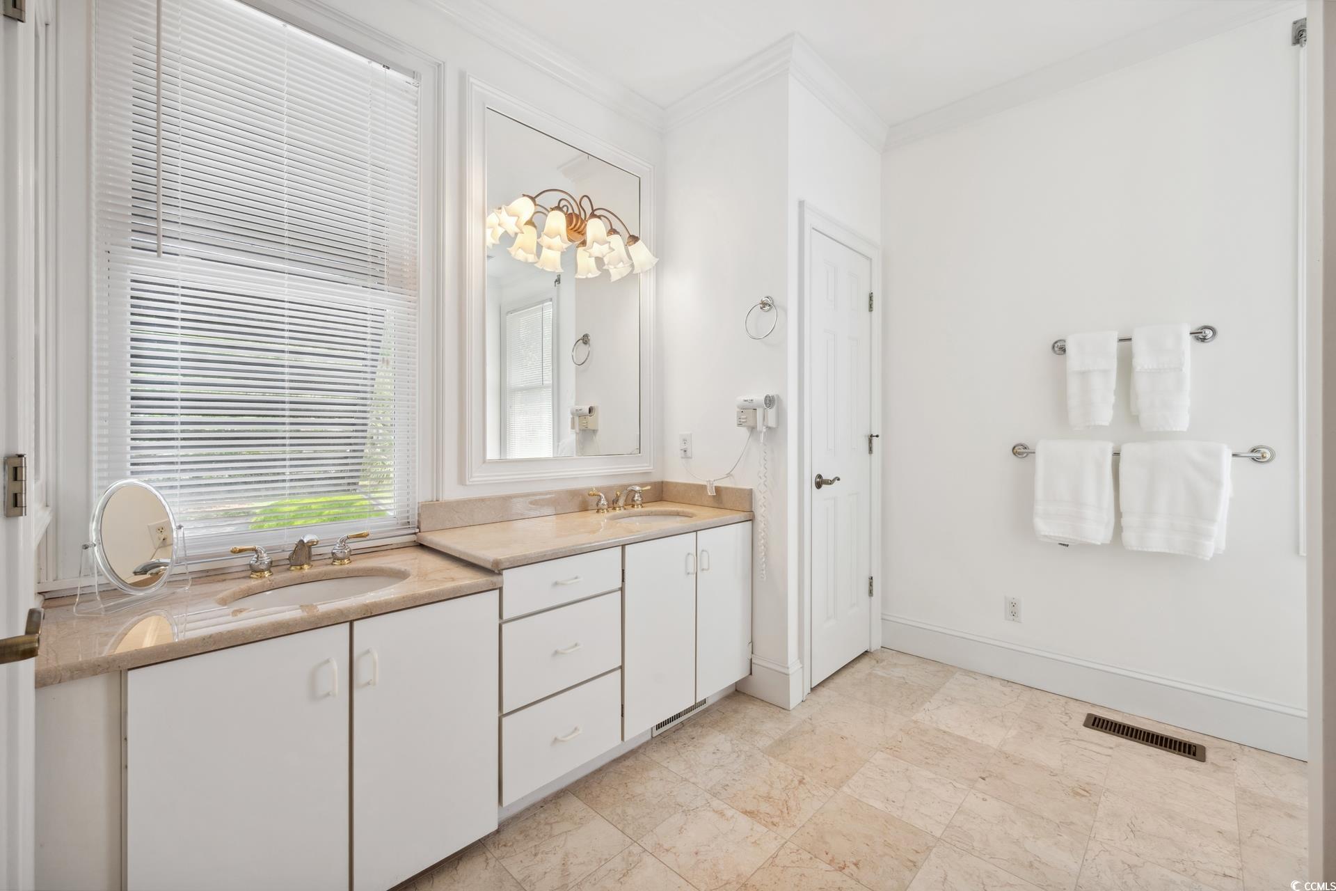 172 Colony Point Dr.