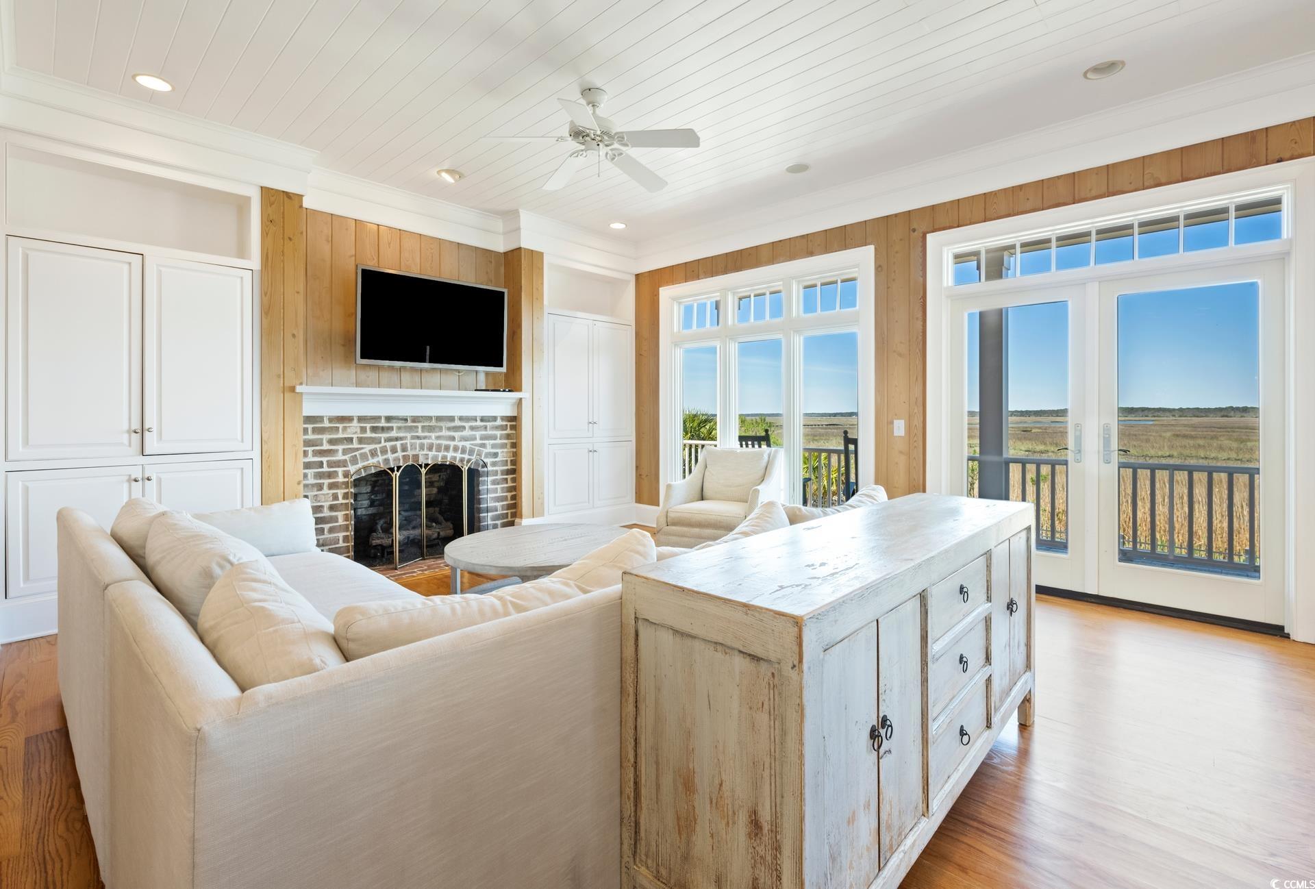 694 Dune Oaks Dr.