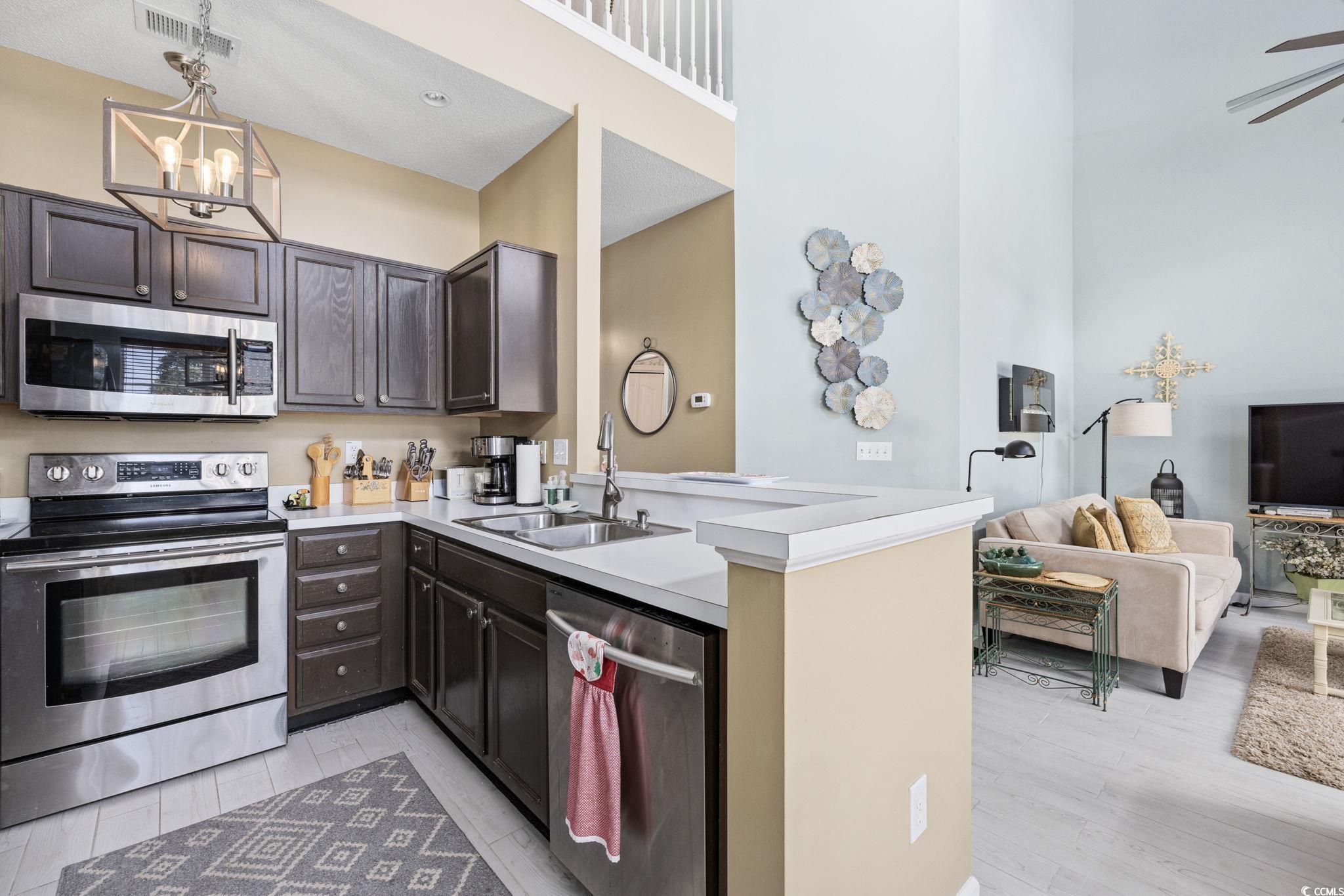 2150 Longwood Lakes Dr. Unit: 2150