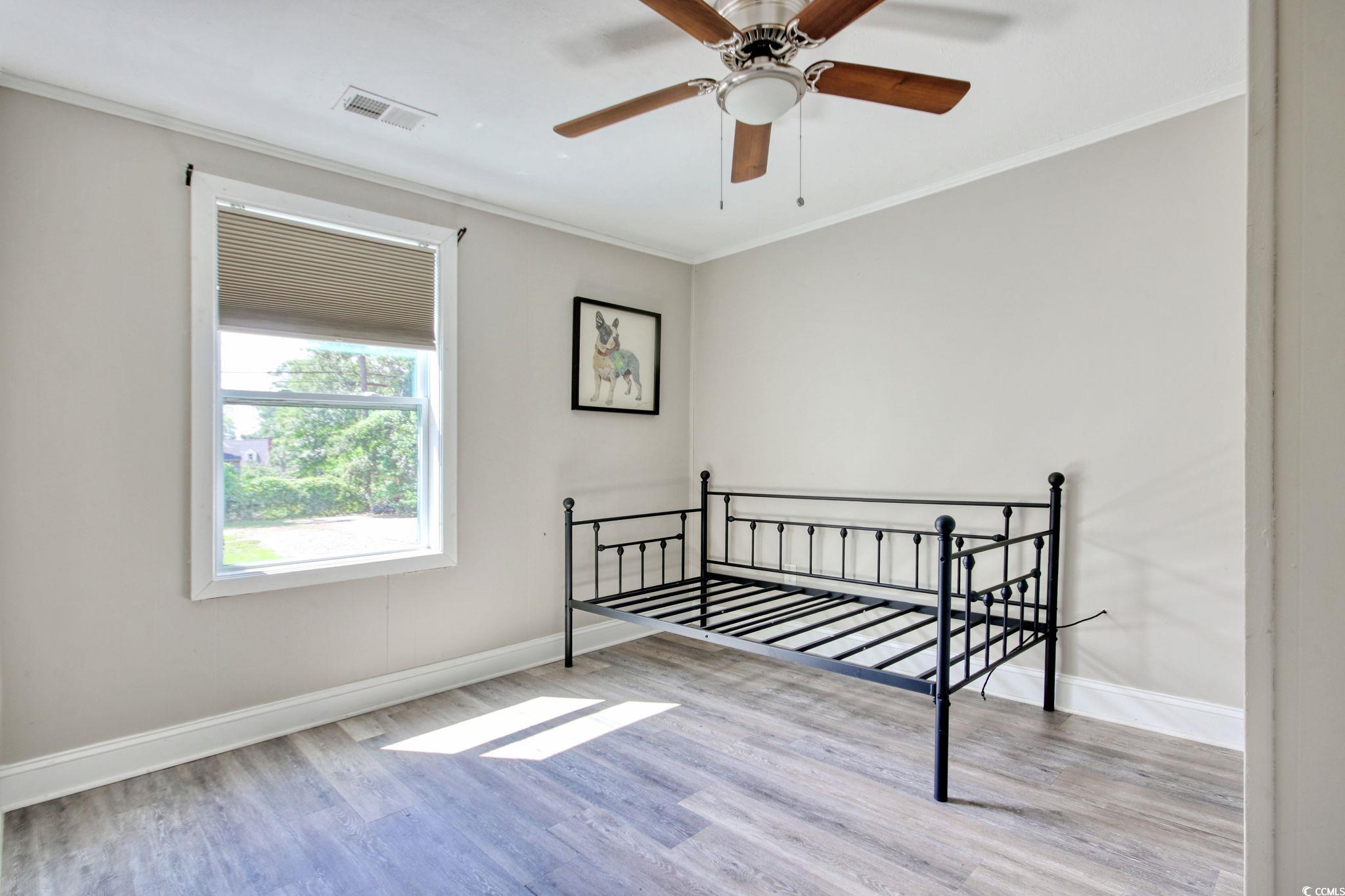1710 Oak St.