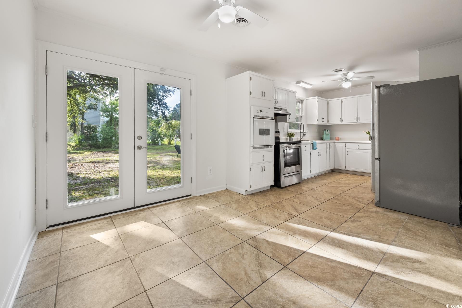 1607 Oak St.