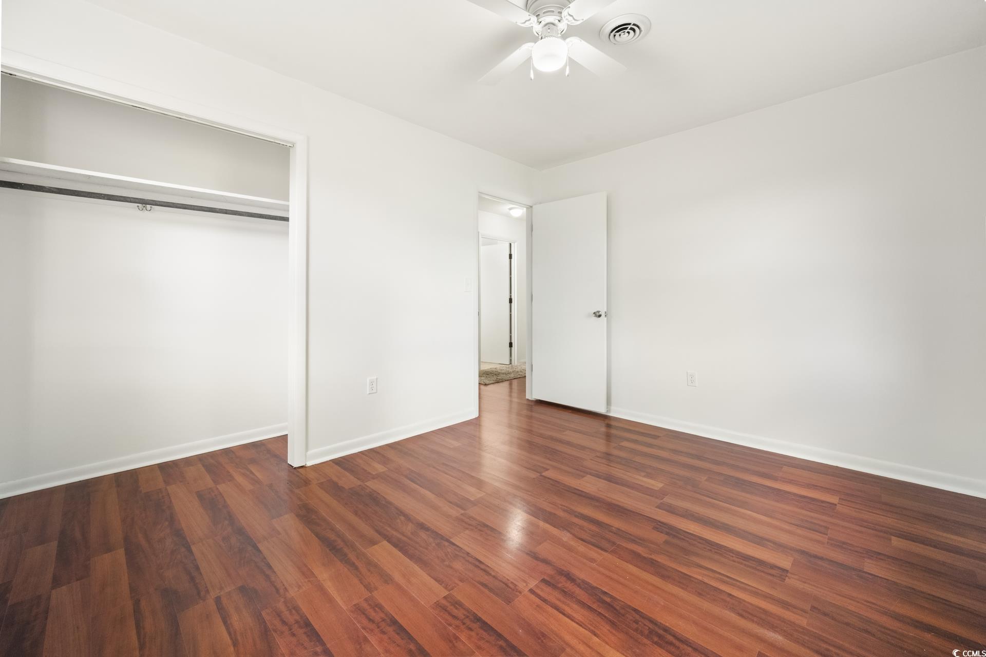 1607 Oak St.