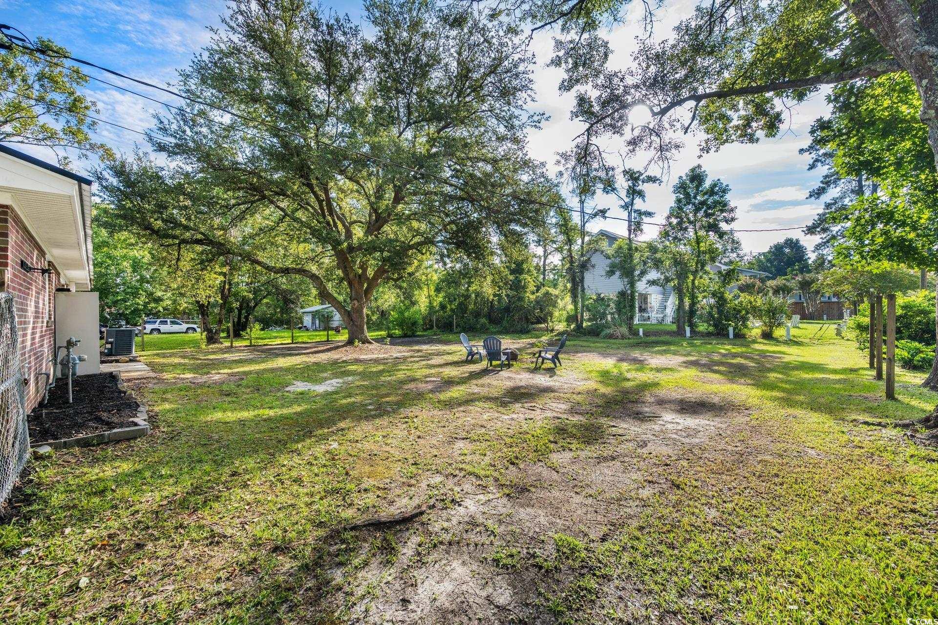 1607 Oak St.