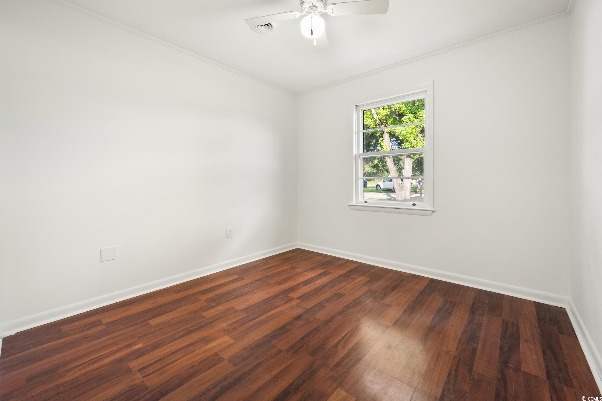 1607 Oak St.