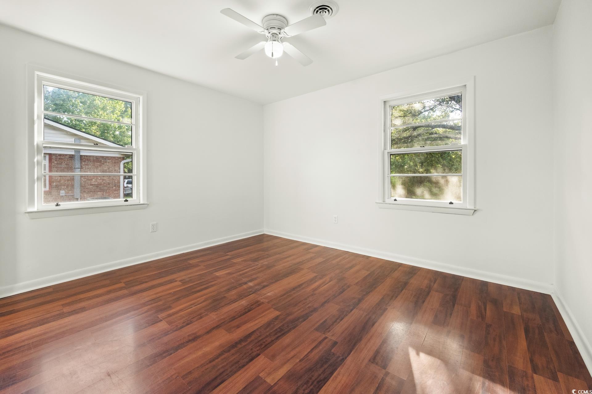 1607 Oak St.