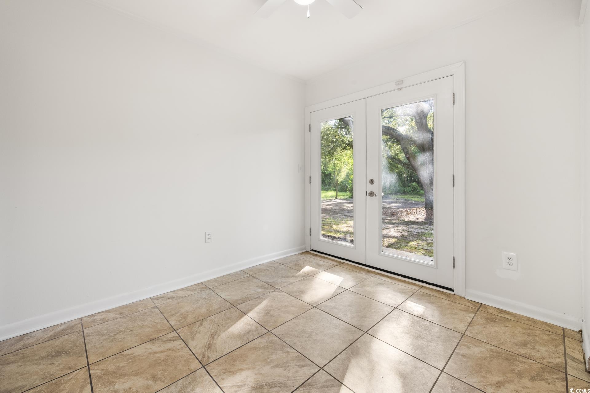 1607 Oak St.