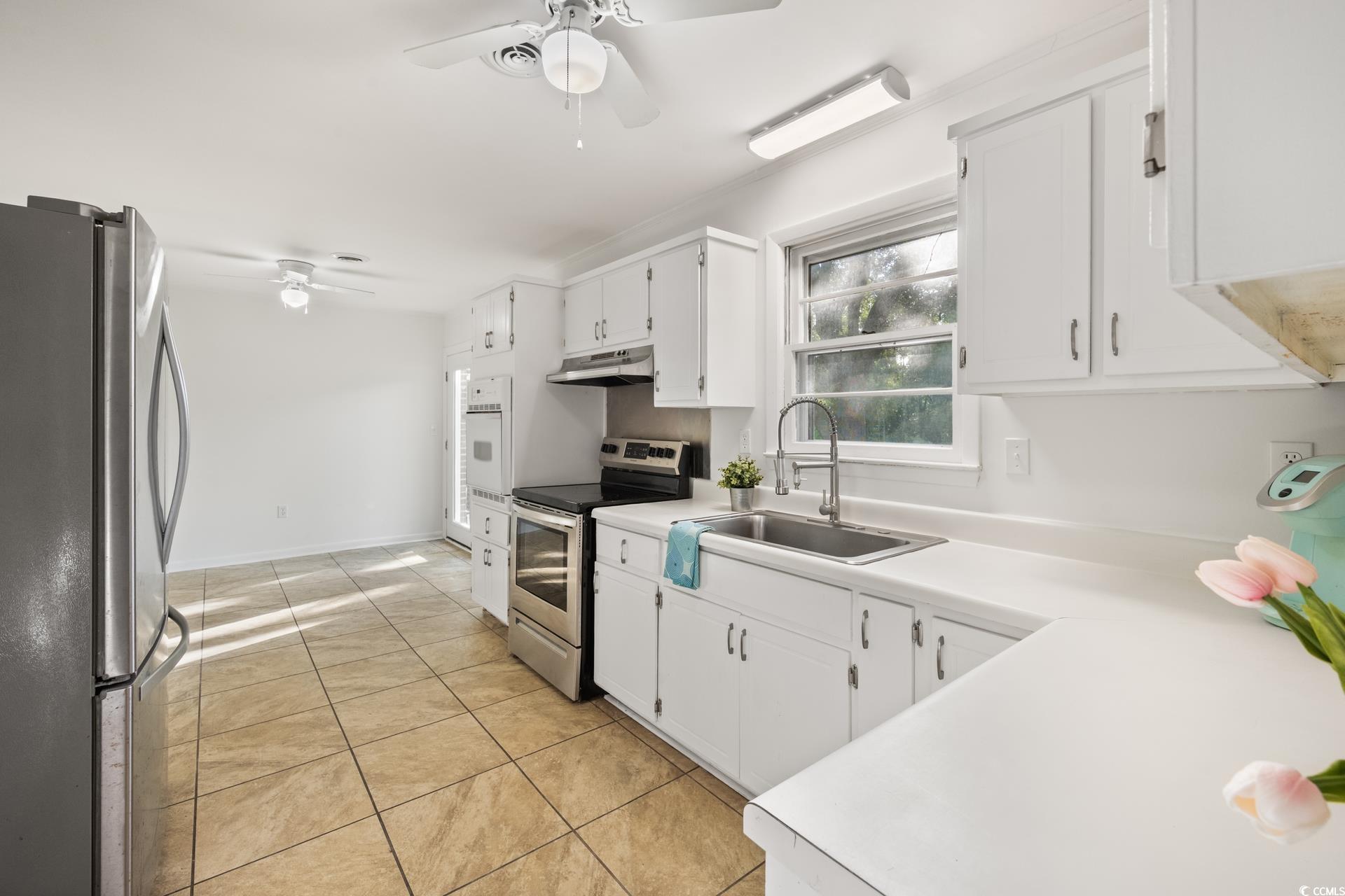 1607 Oak St.