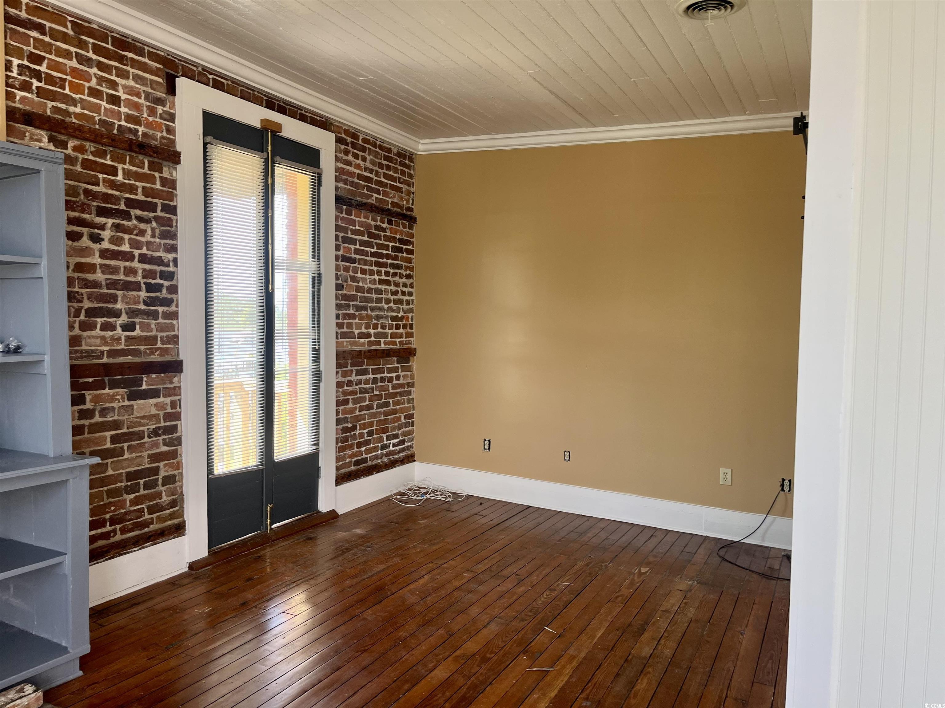 801 Front St. Unit: Apt A