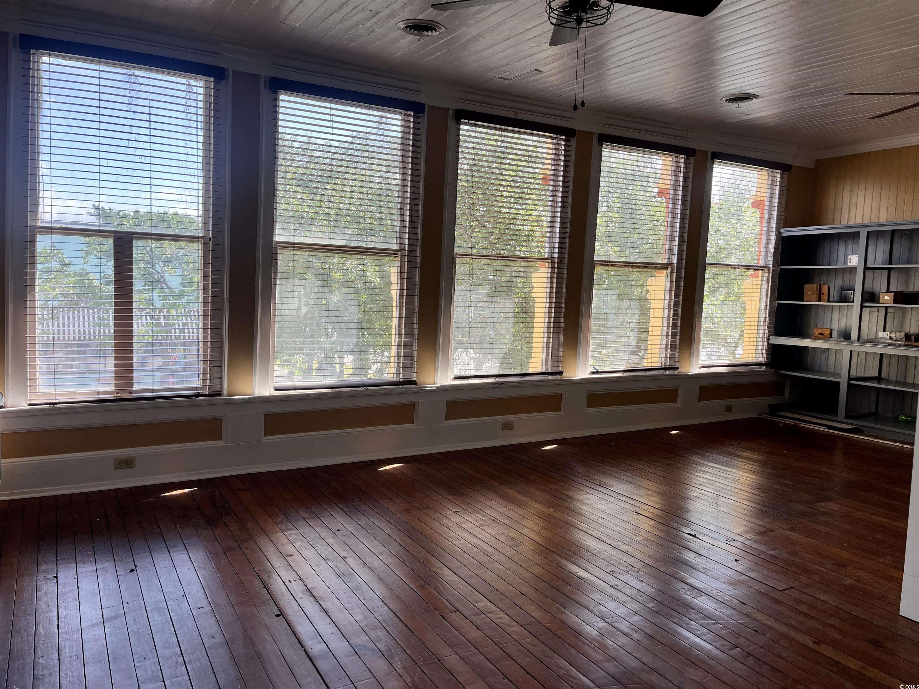801 Front St. Unit: Apt A