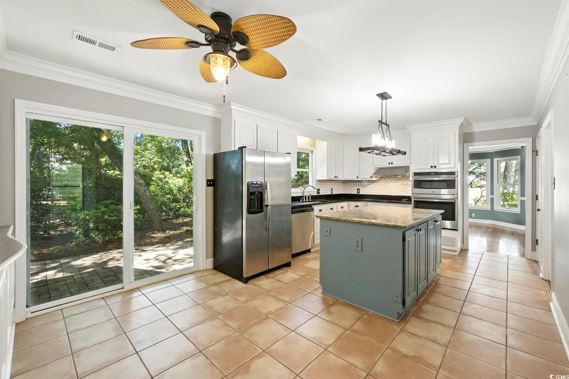 695 Country Club Dr.