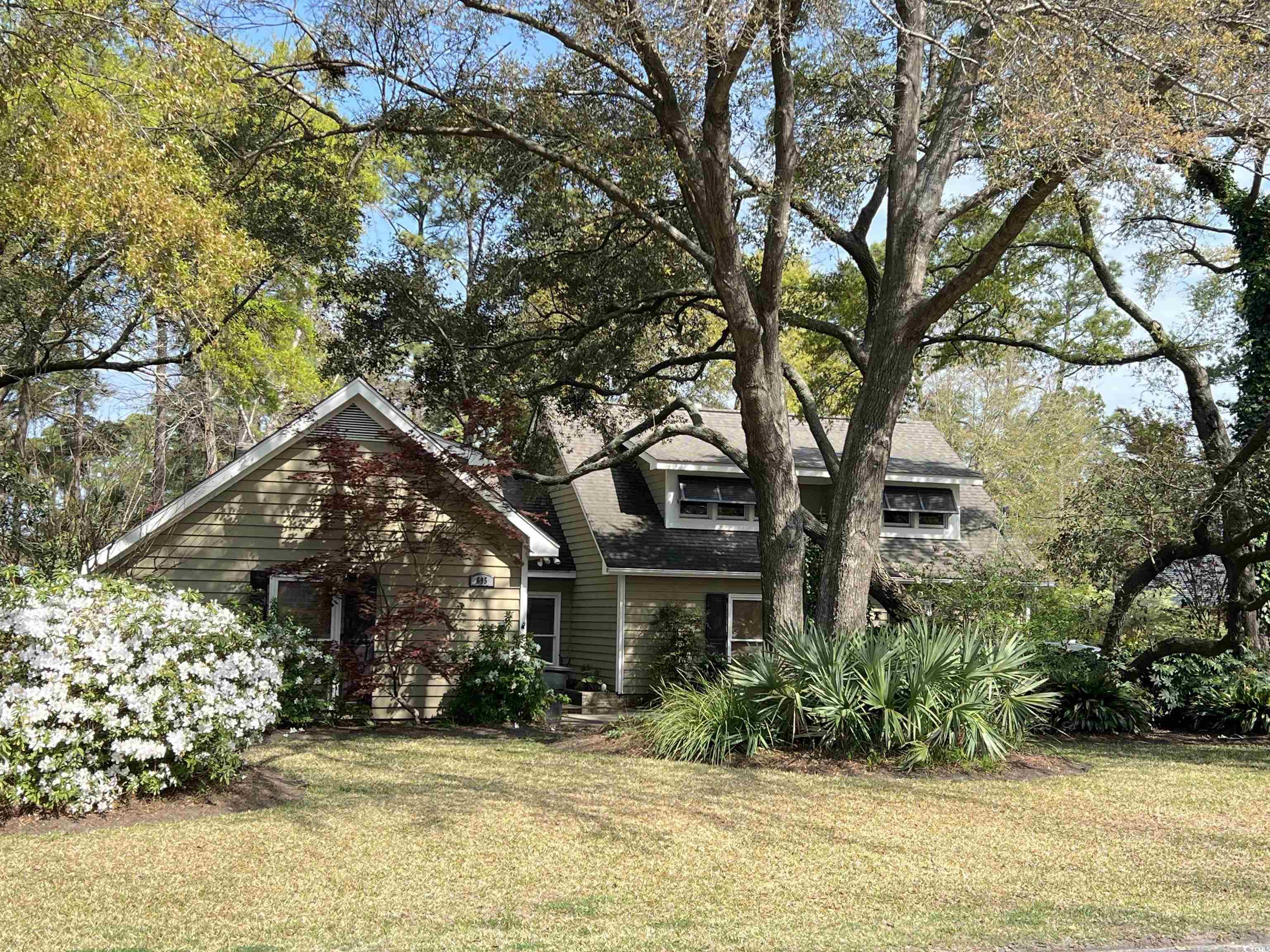 695 Country Club Dr.