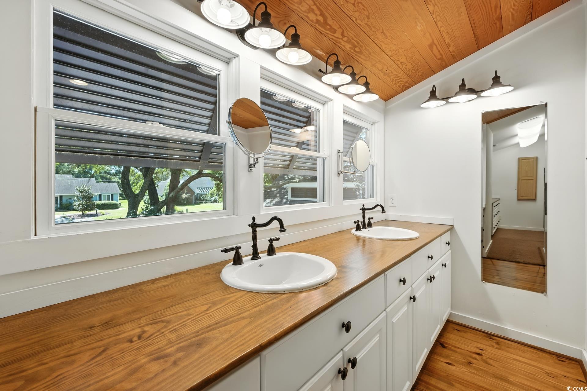 695 Country Club Dr.