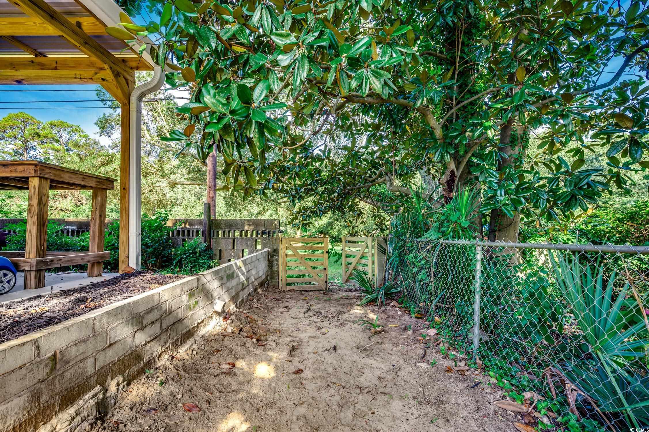 635 Magnolia Dr.