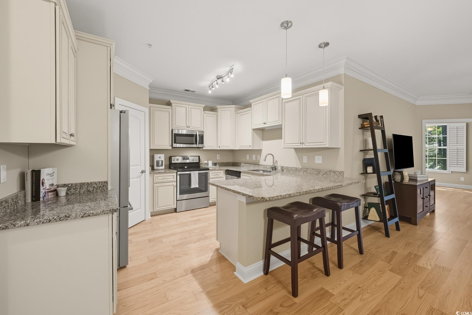 48 Mingo Dr. Unit: 1E