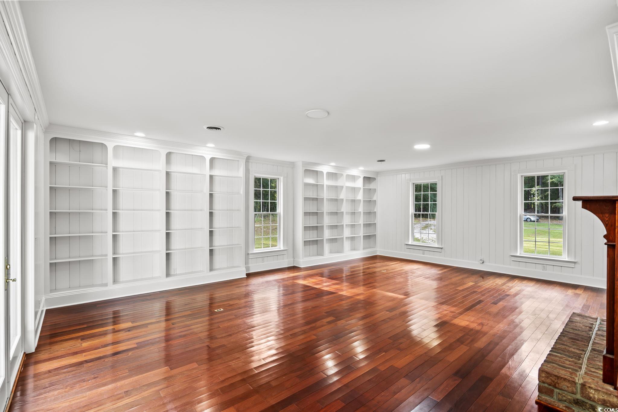 3293 Center Rd.