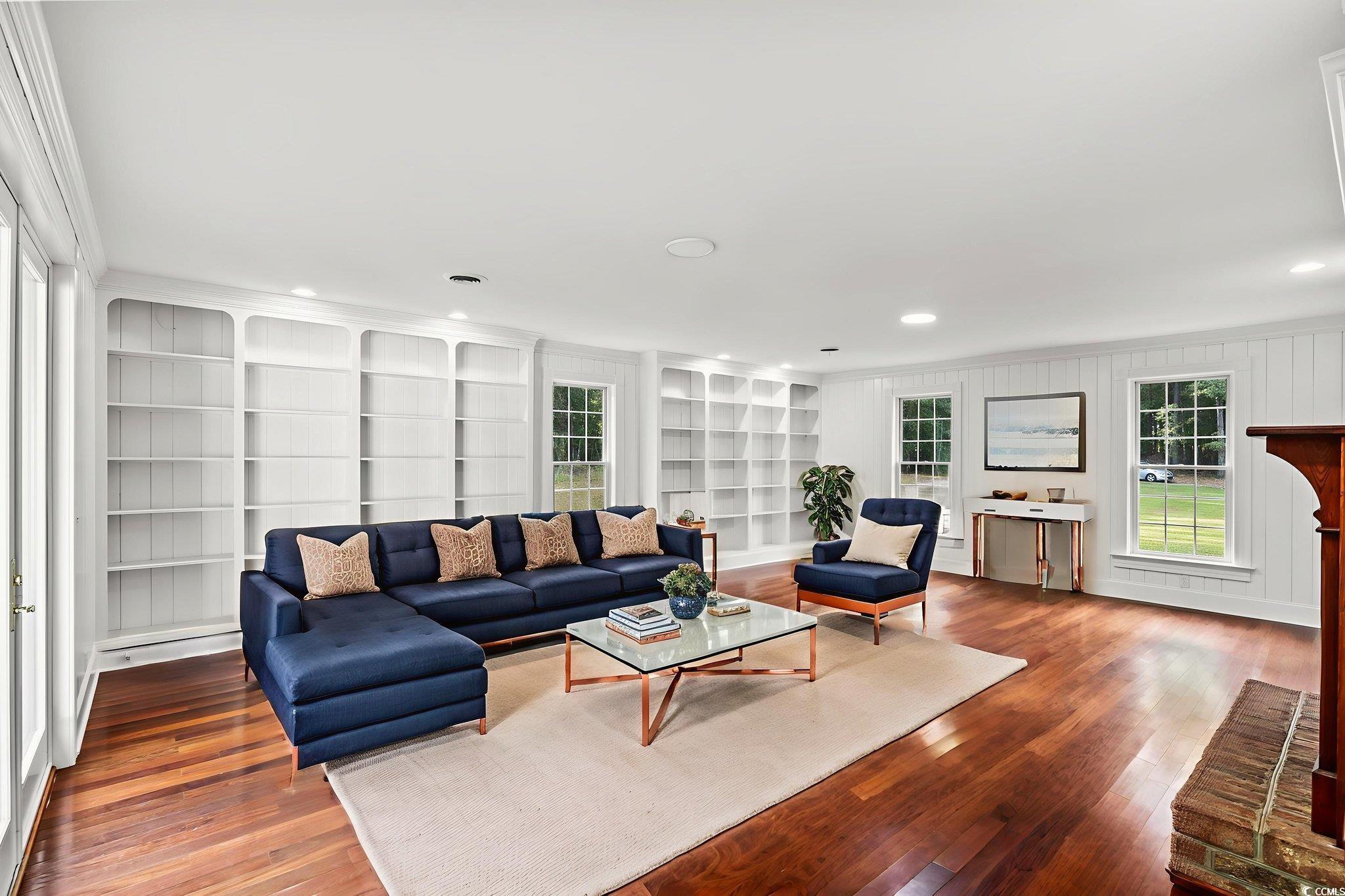 3293 Center Rd.