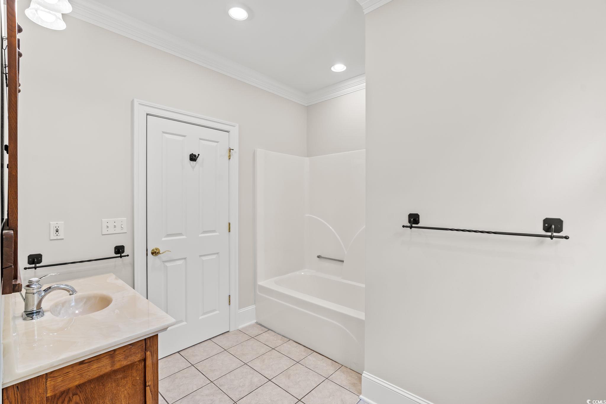 3293 Center Rd.