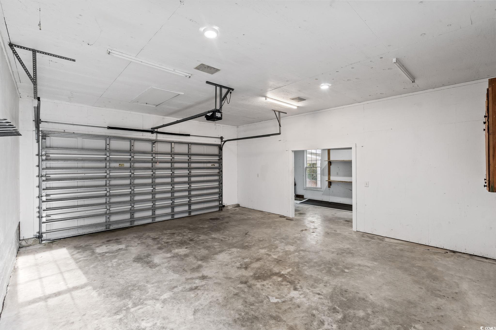 3293 Center Rd.