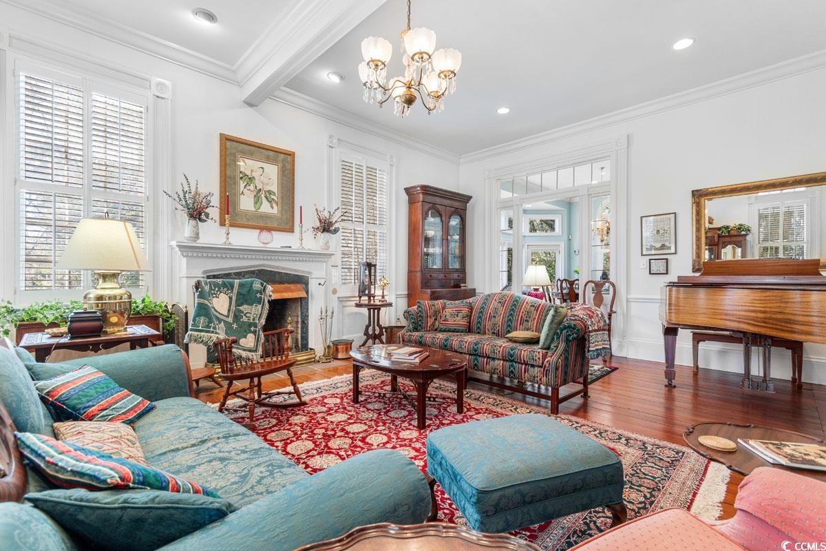 563 Chandler Ave.