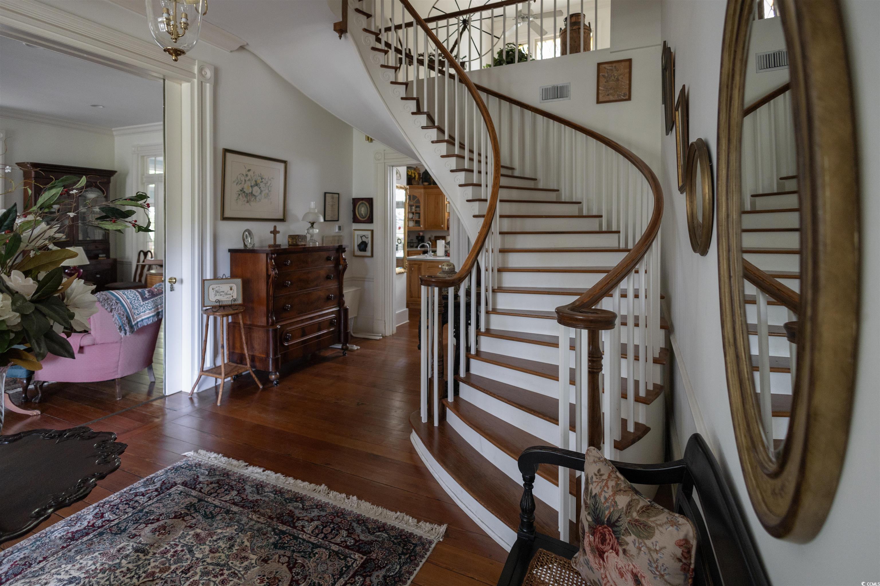 563 Chandler Ave.