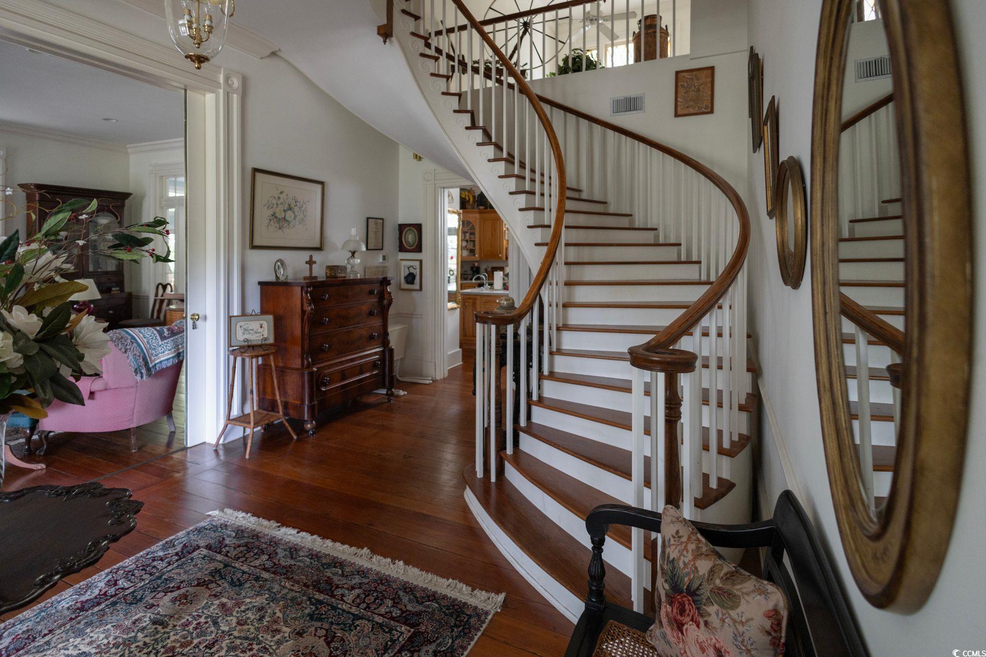 563 Chandler Ave.