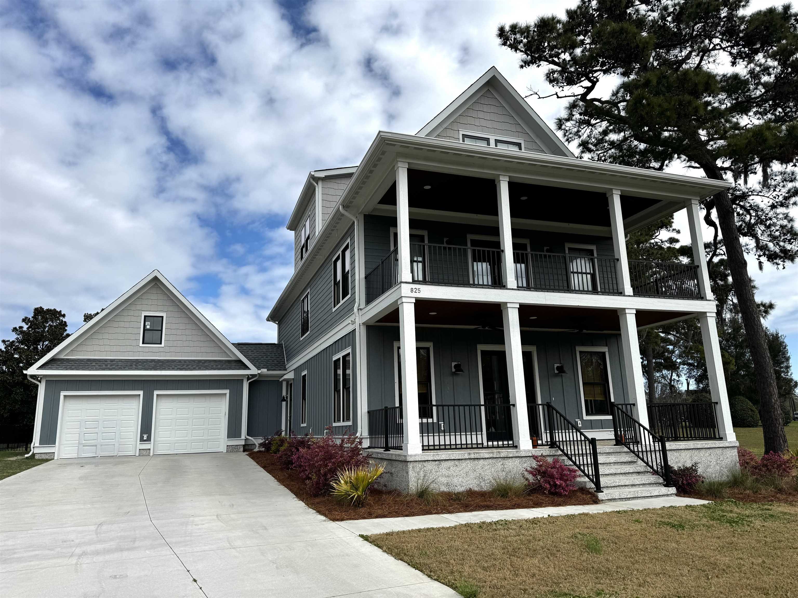 825 Commanders Island Dr.