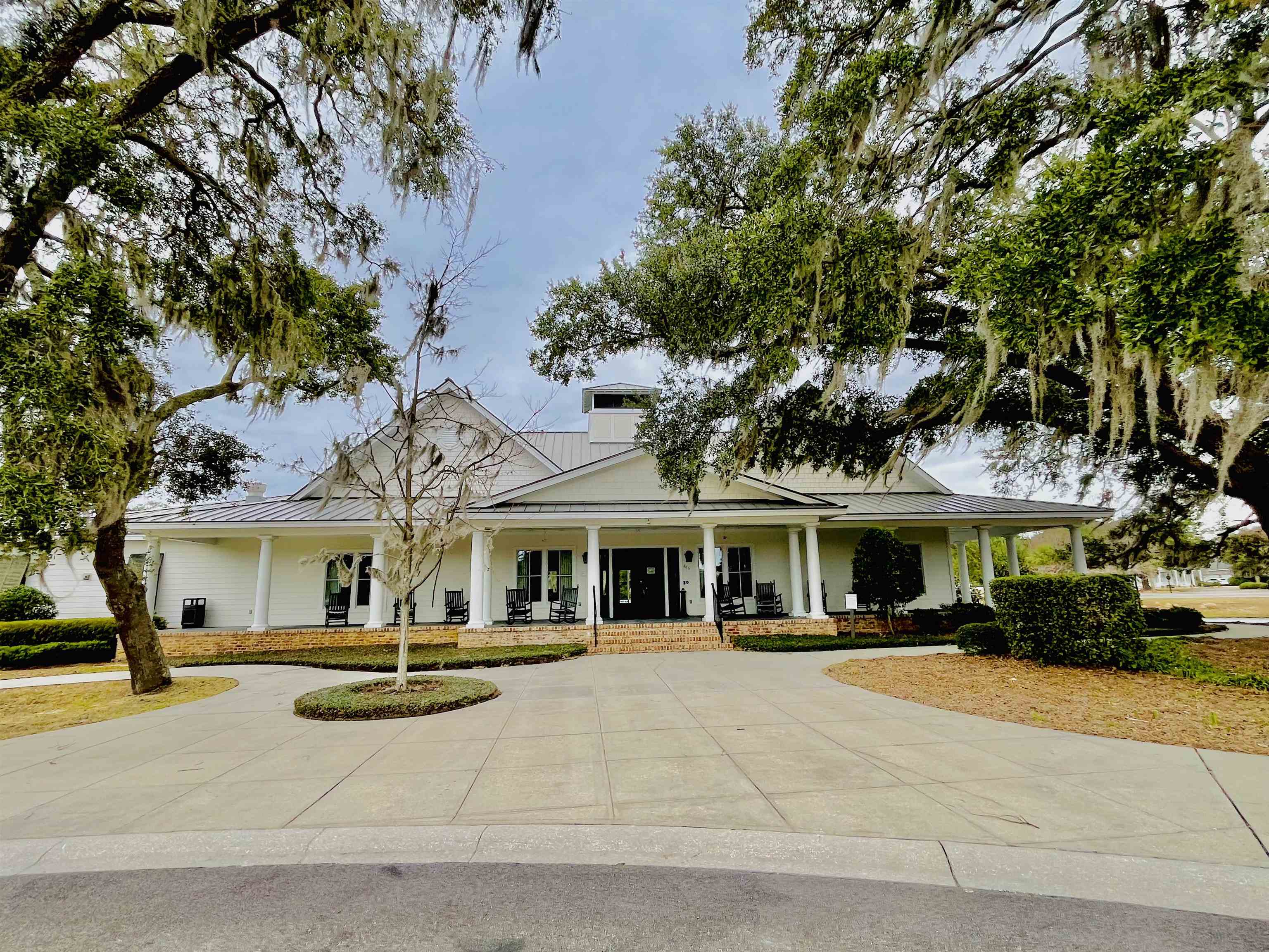 825 Commanders Island Dr.