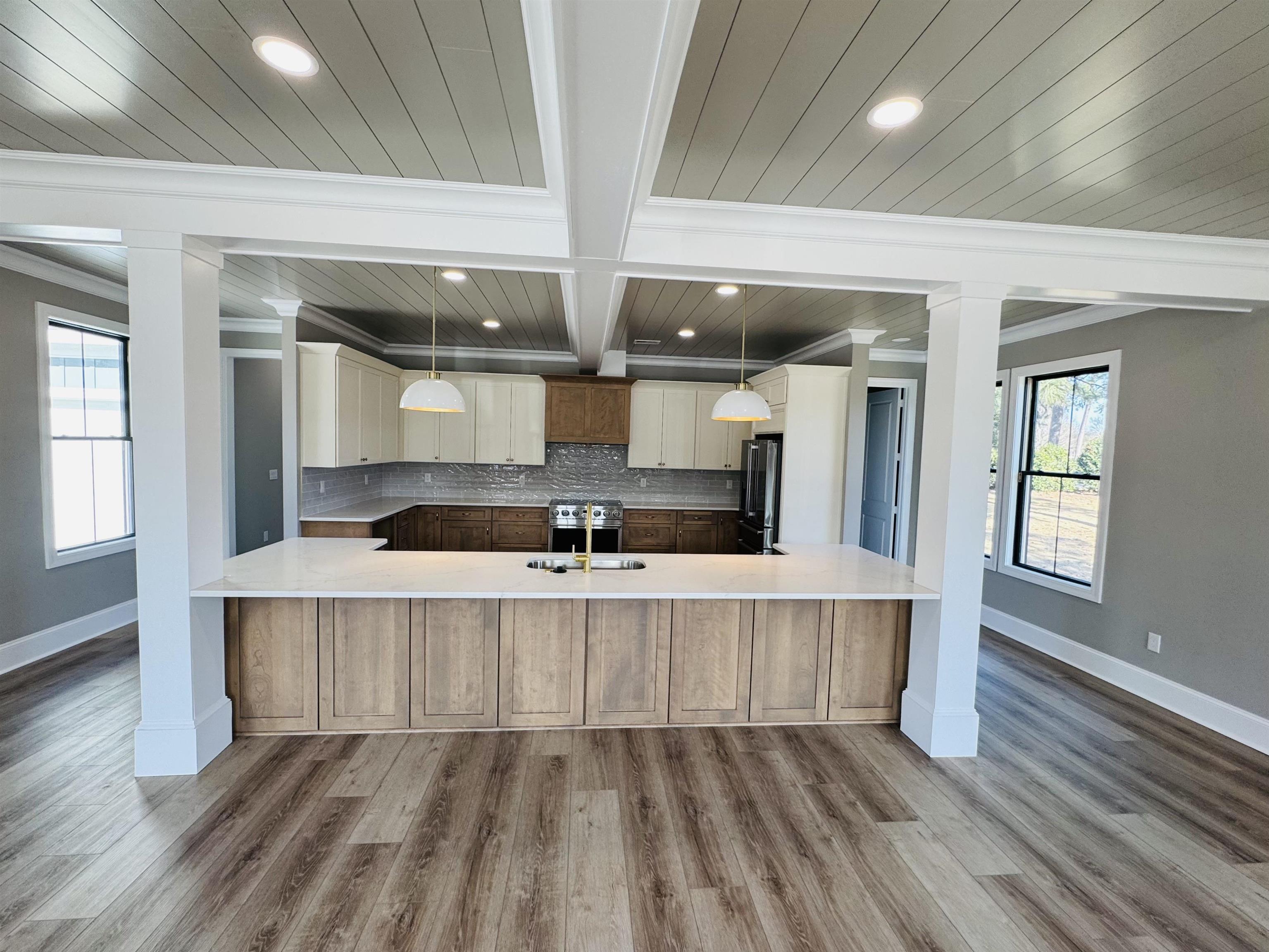 825 Commanders Island Dr.