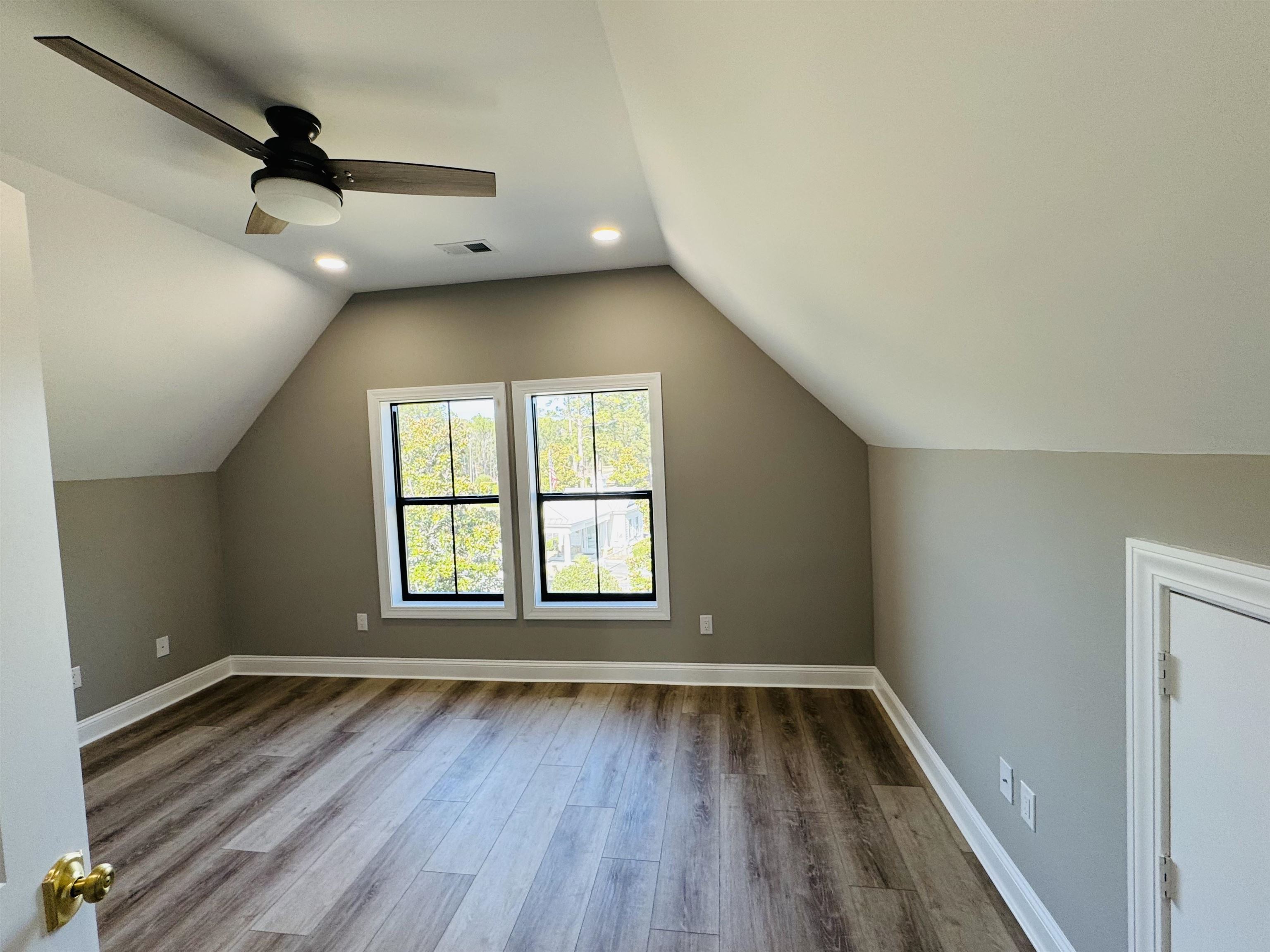 825 Commanders Island Dr.