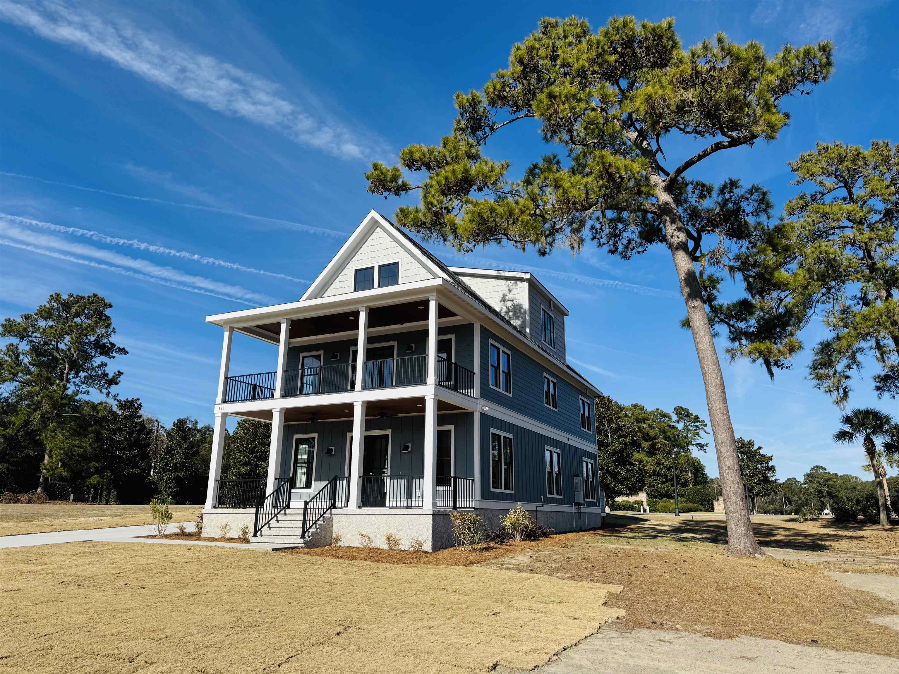 825 Commanders Island Dr.
