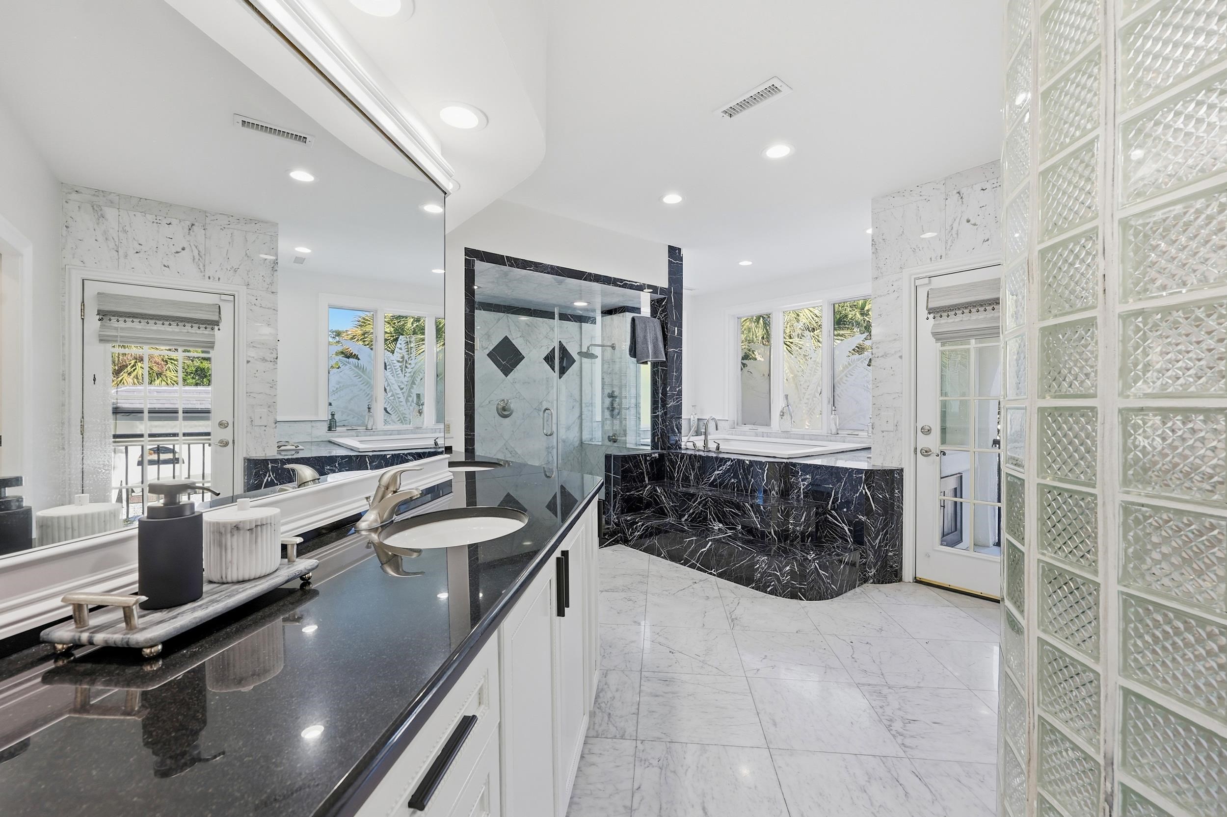 5104 Ocean Blvd. N