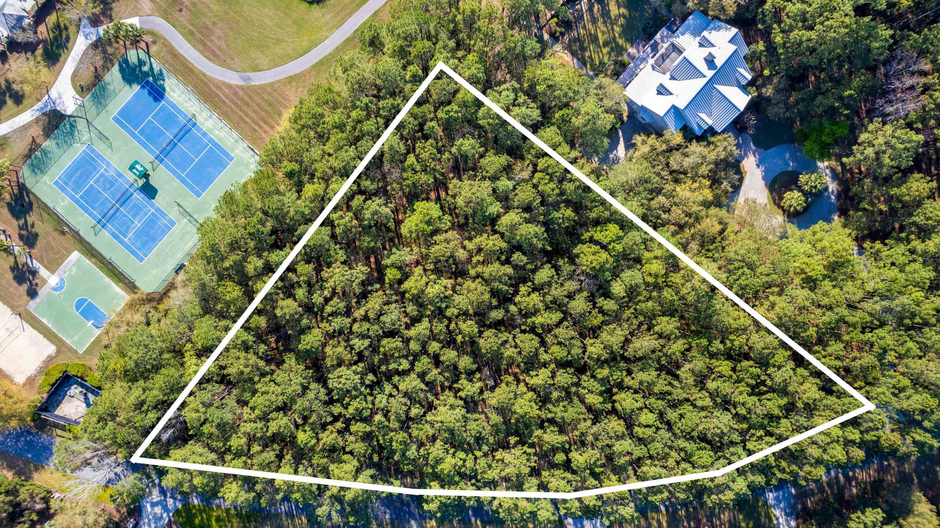 3067 Vanderbilt Blvd.