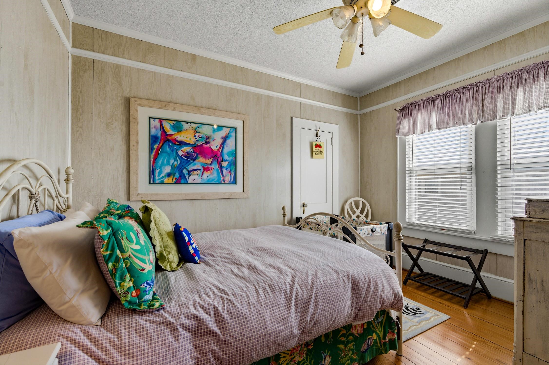 566 Yucca Ave.