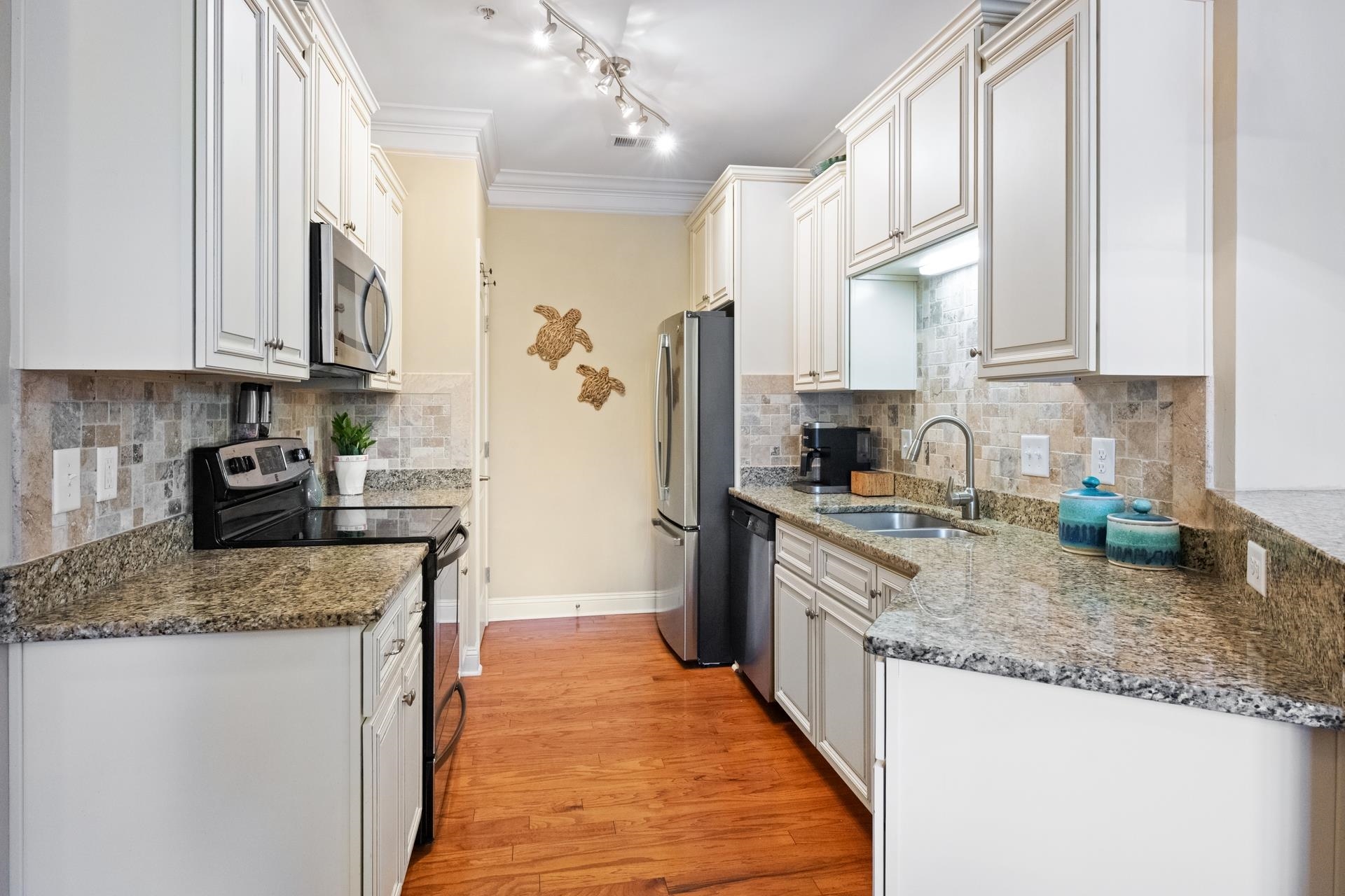 48 Mingo Dr. Unit: 2D