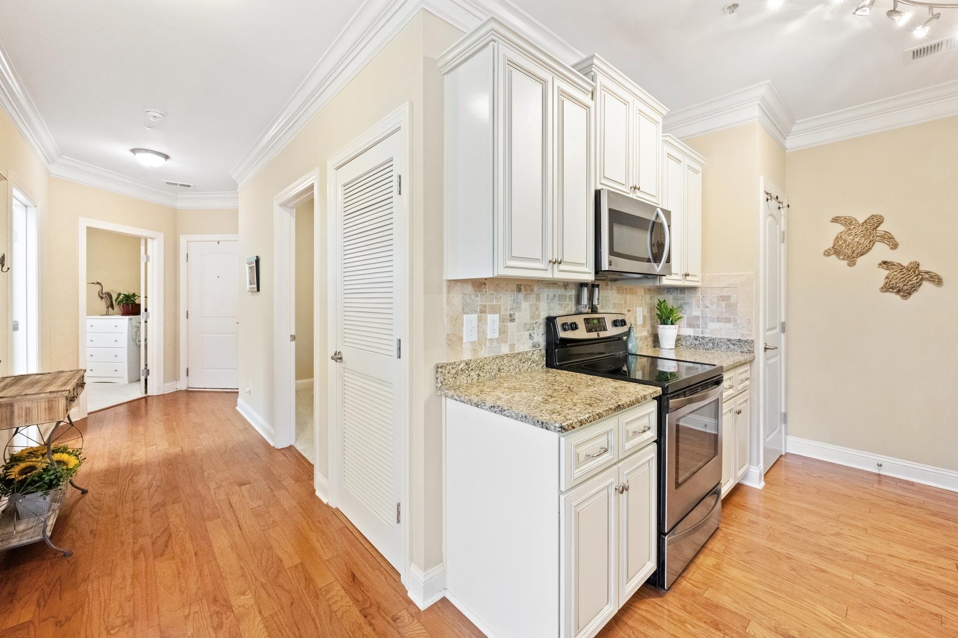 48 Mingo Dr. Unit: 2D