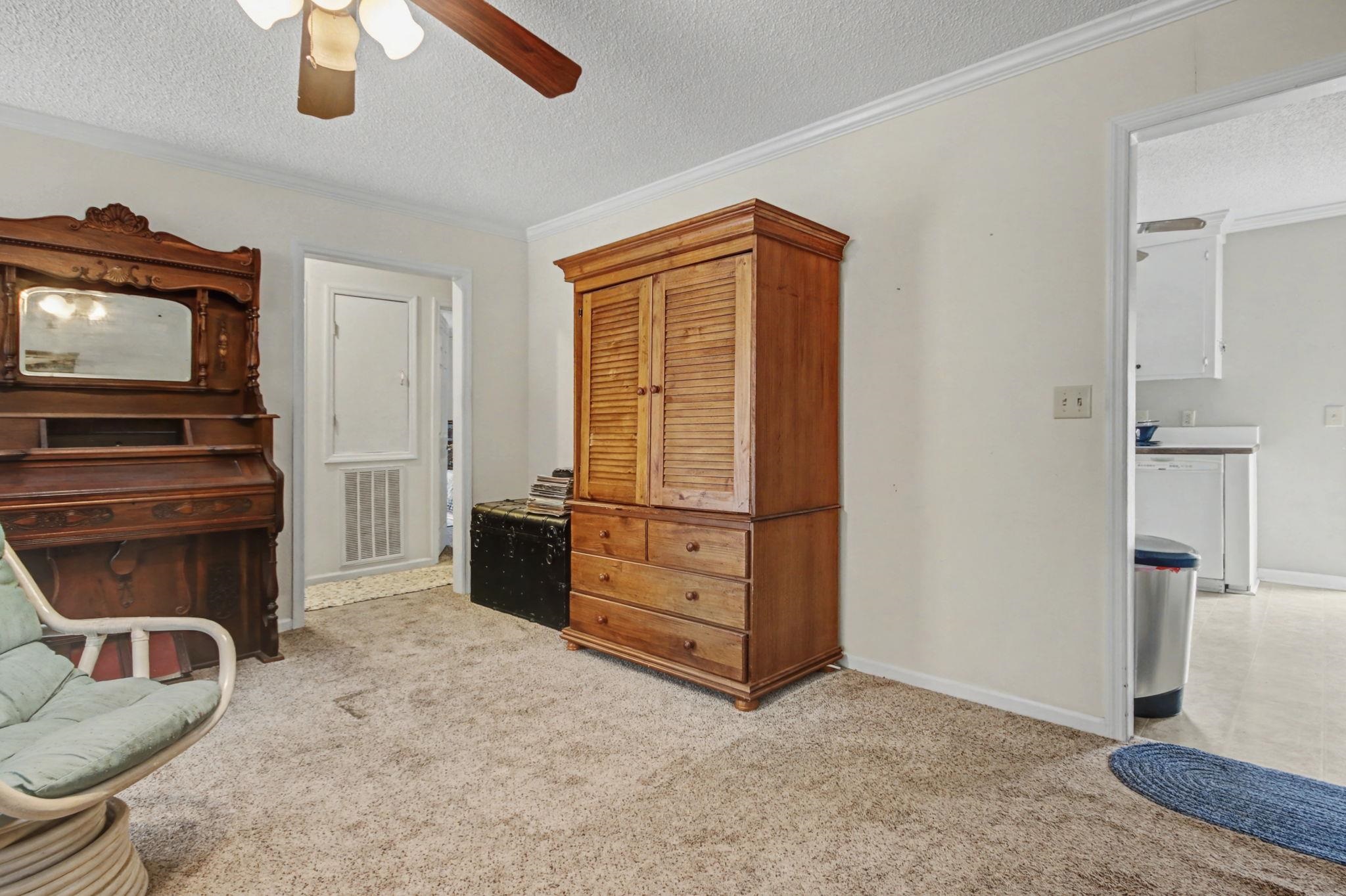2713 Rion St.
