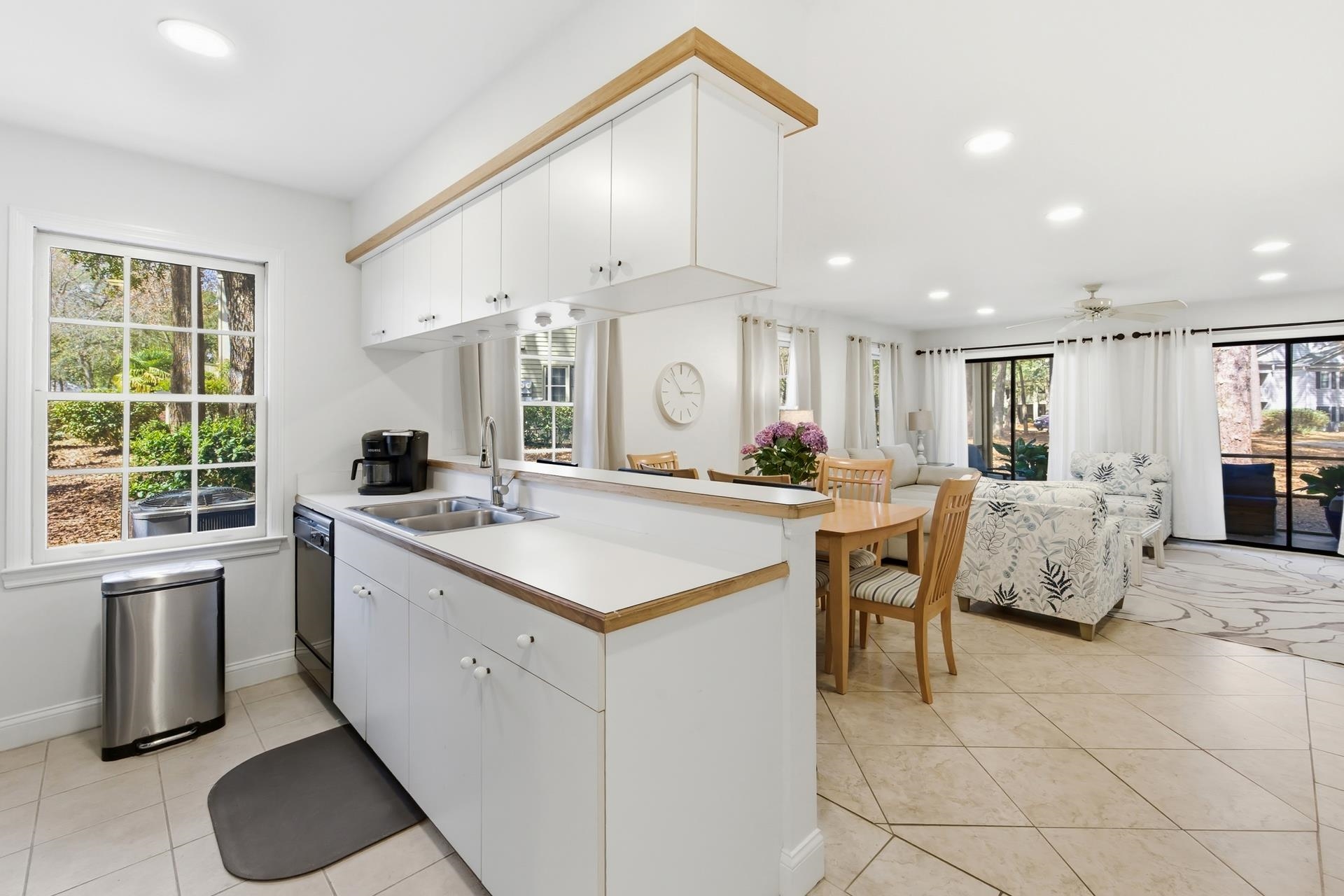 225 Tanglewood Dr. Unit: 1