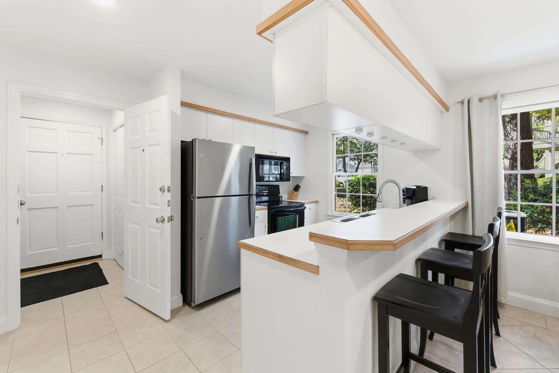 225 Tanglewood Dr. Unit: 1