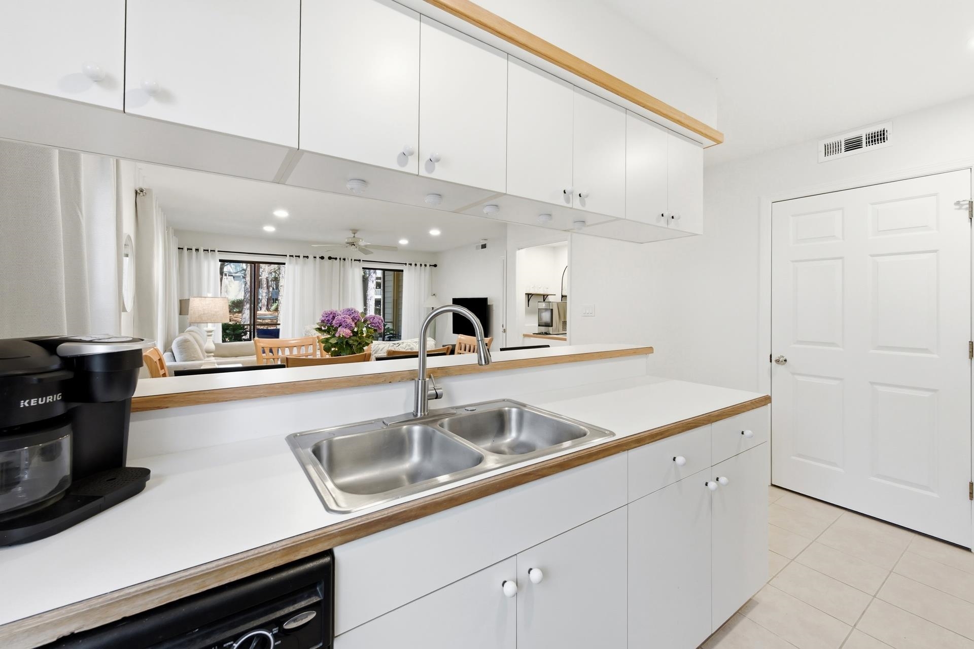 225 Tanglewood Dr. Unit: 1