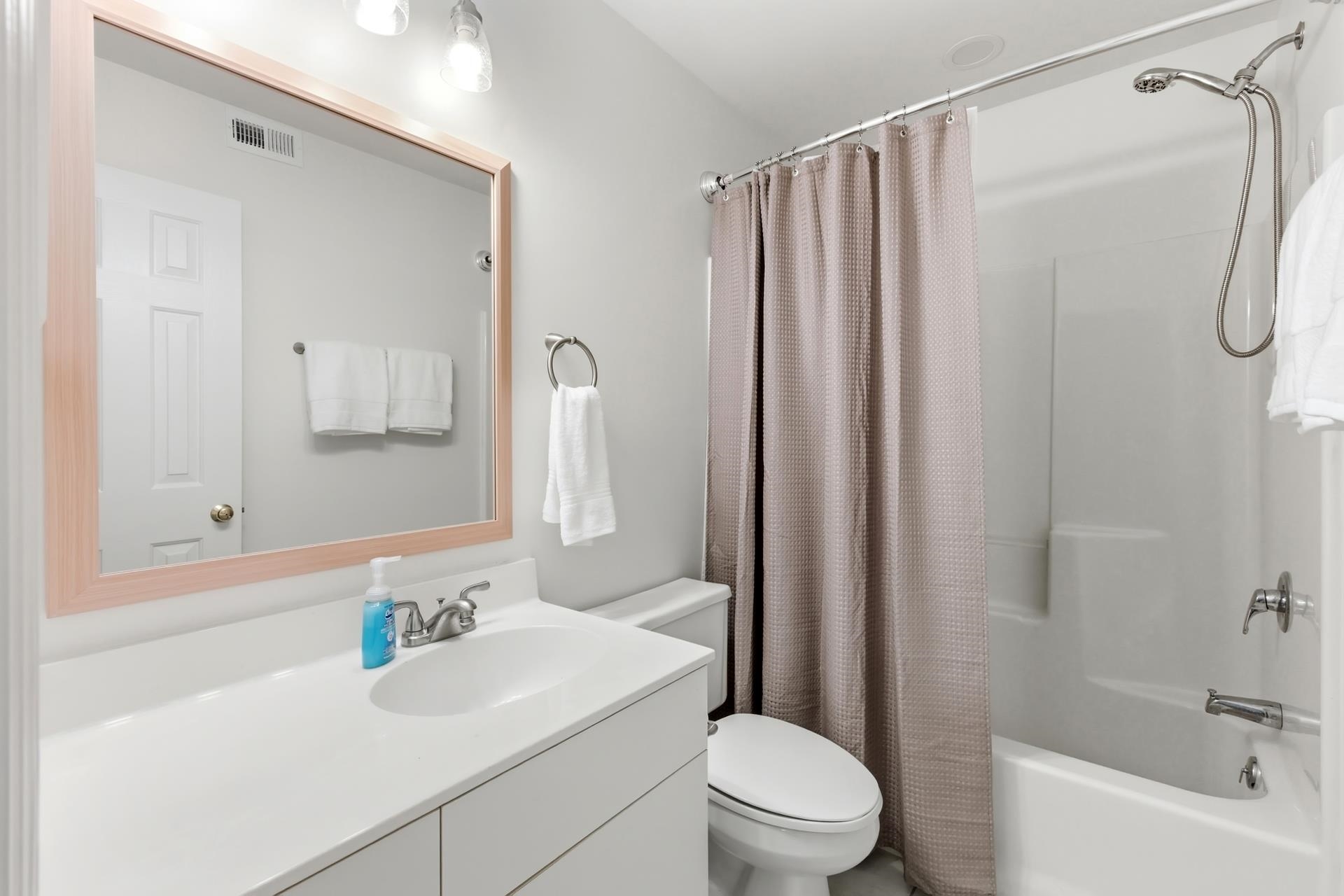 225 Tanglewood Dr. Unit: 1