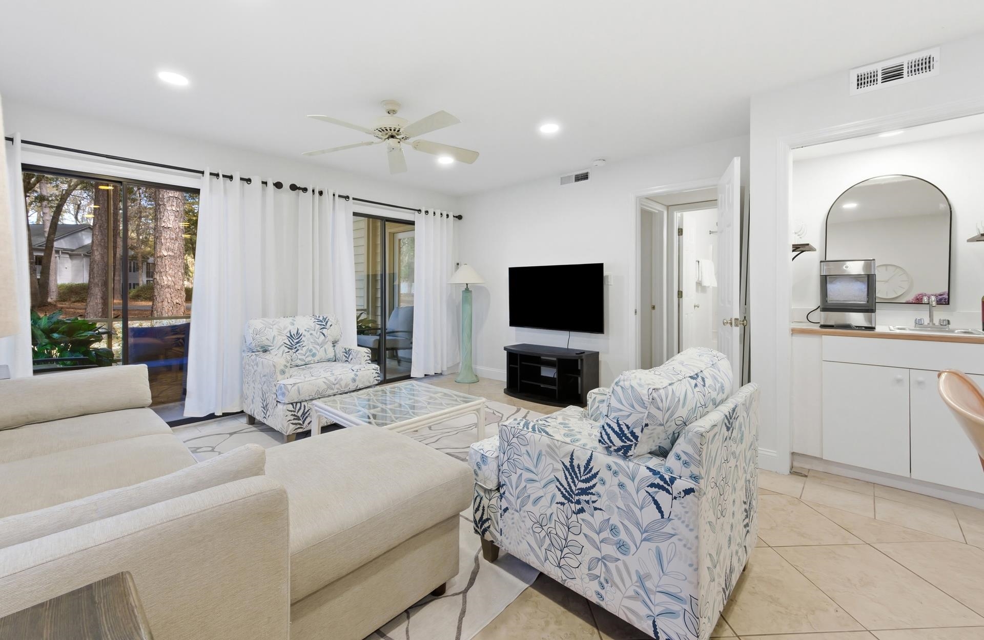 225 Tanglewood Dr. Unit: 1