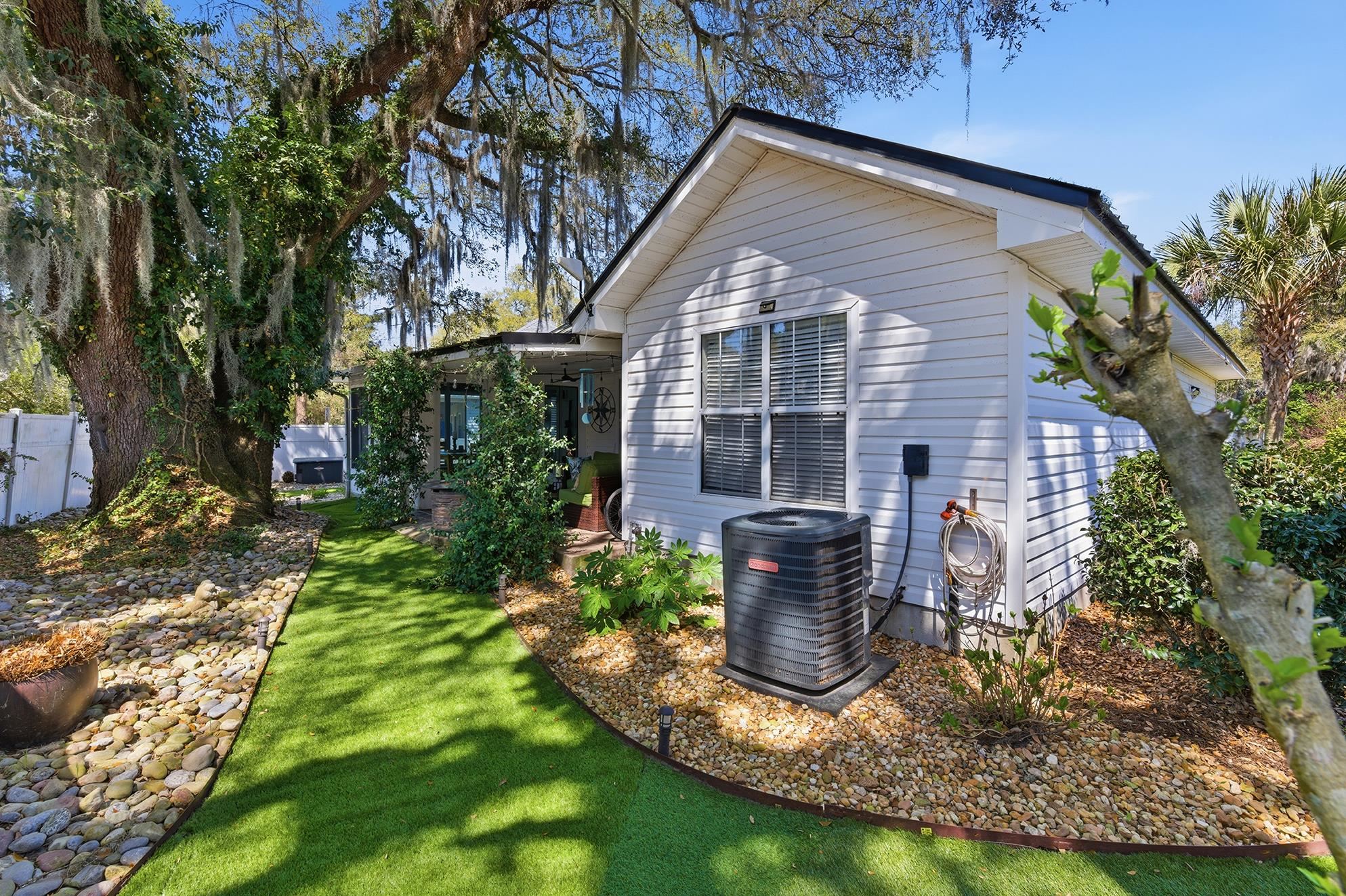 43 Daniel Morrall Ln.