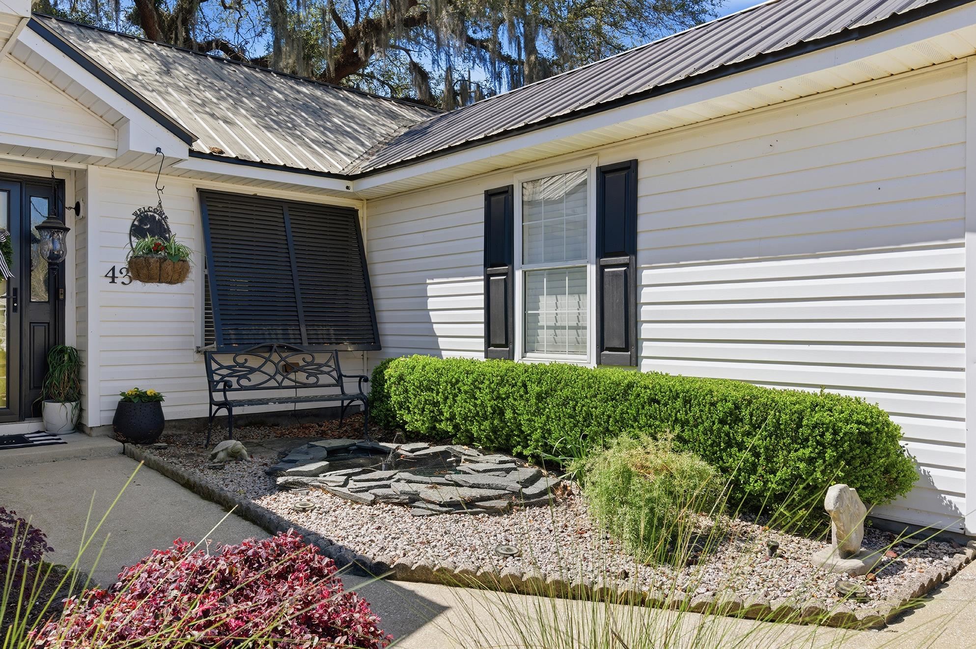 43 Daniel Morrall Ln.
