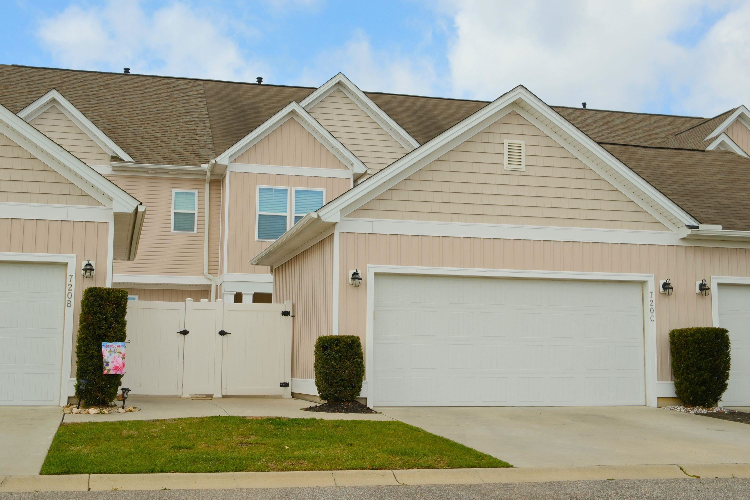 720 Pickering Dr. Unit: C