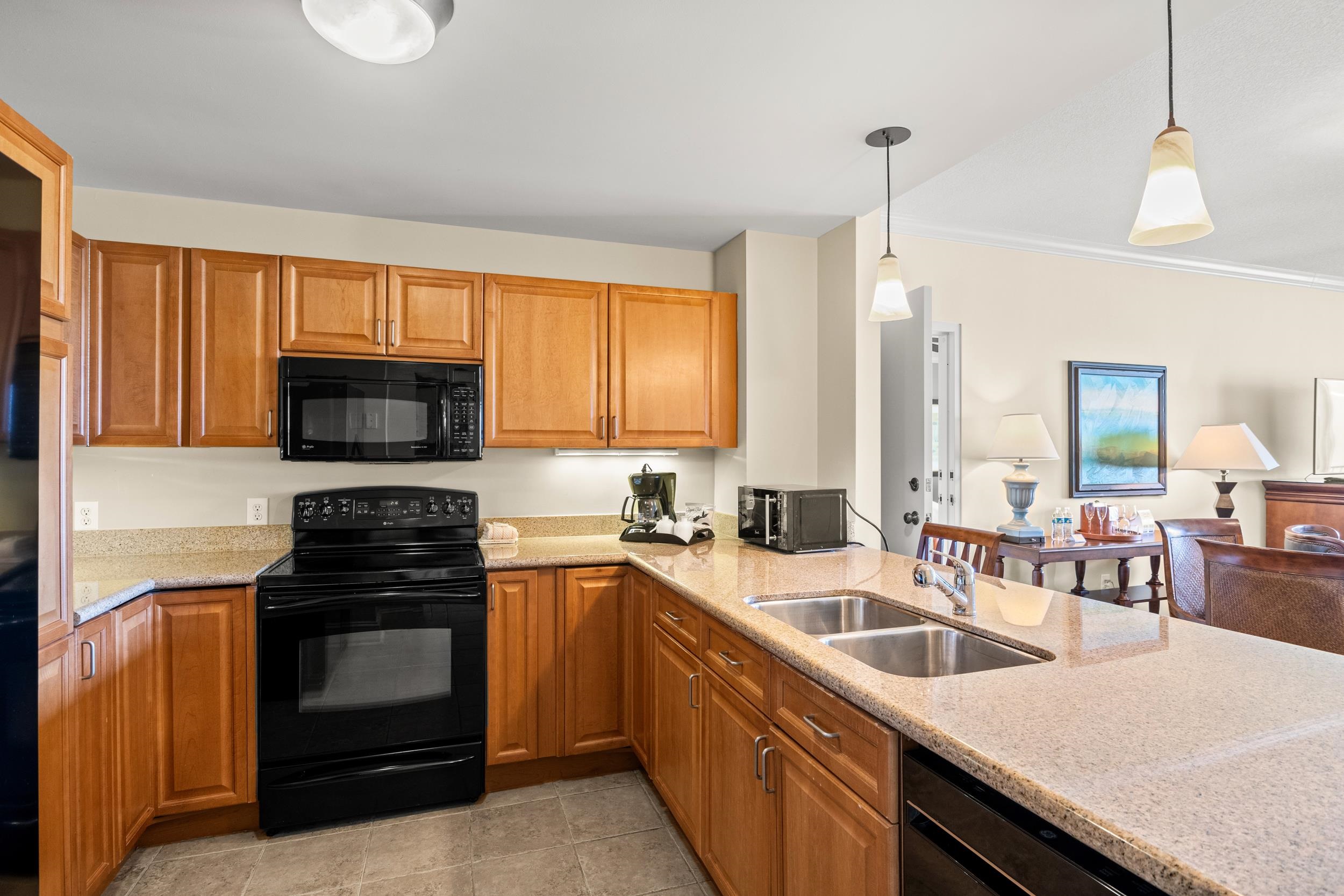 8121 Amalfi Pl. Unit: 7-604
