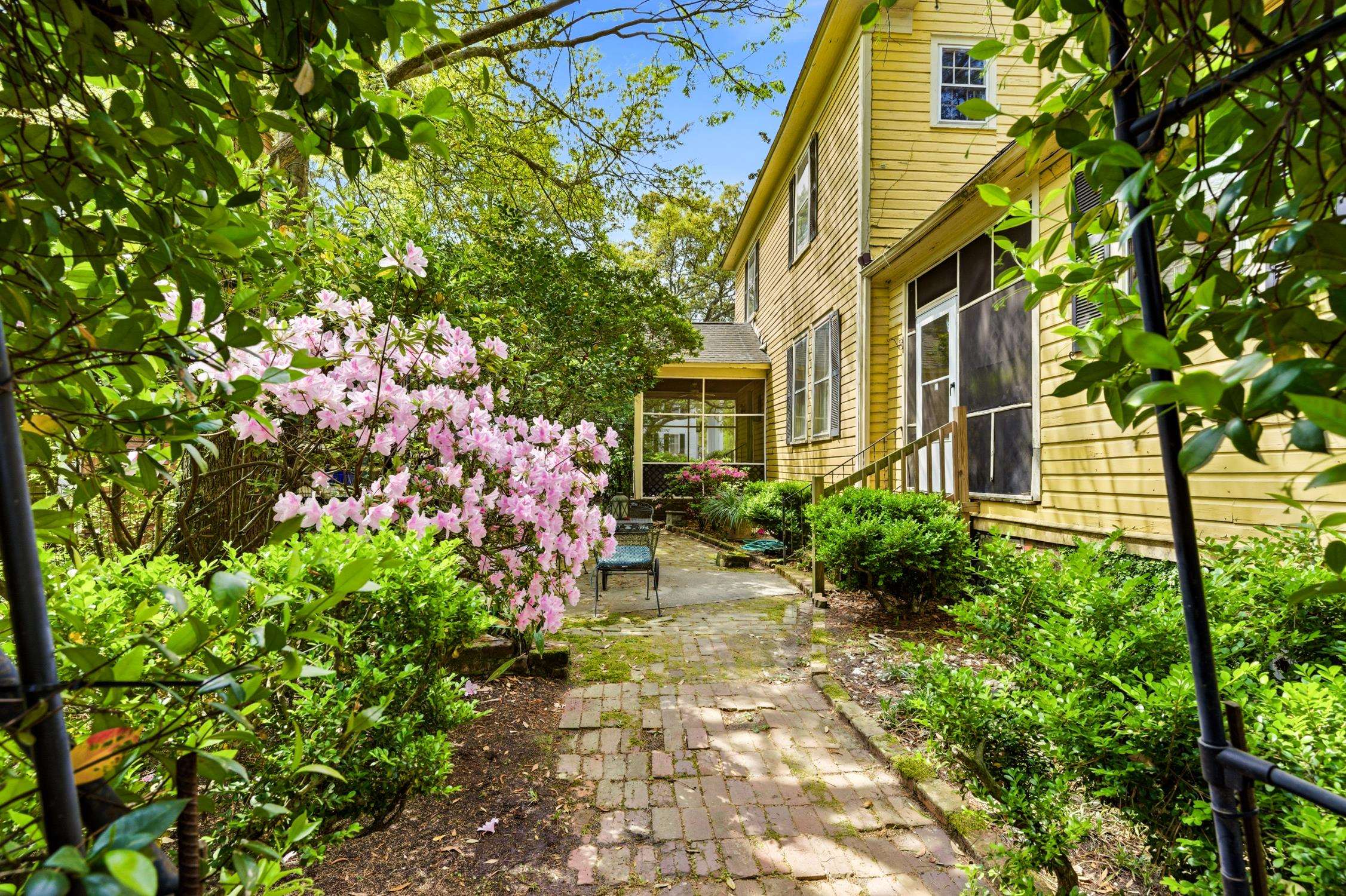930 Highmarket St.