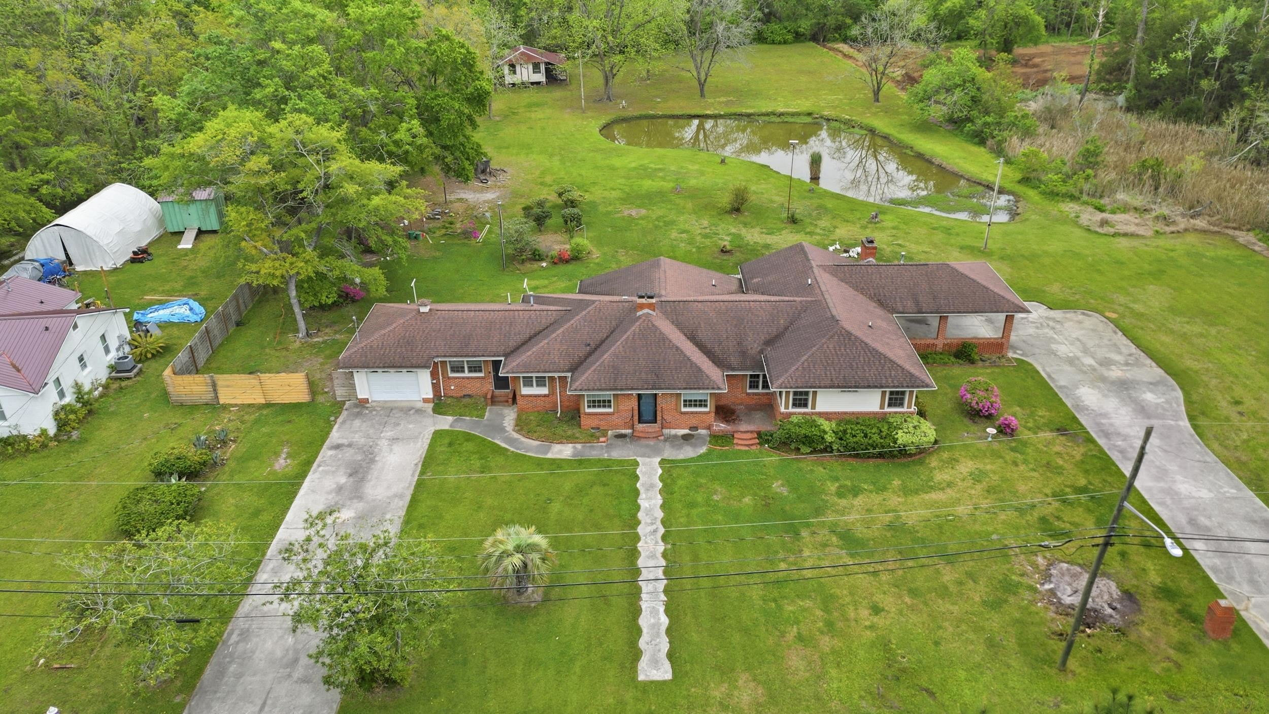 1515 Oak St.