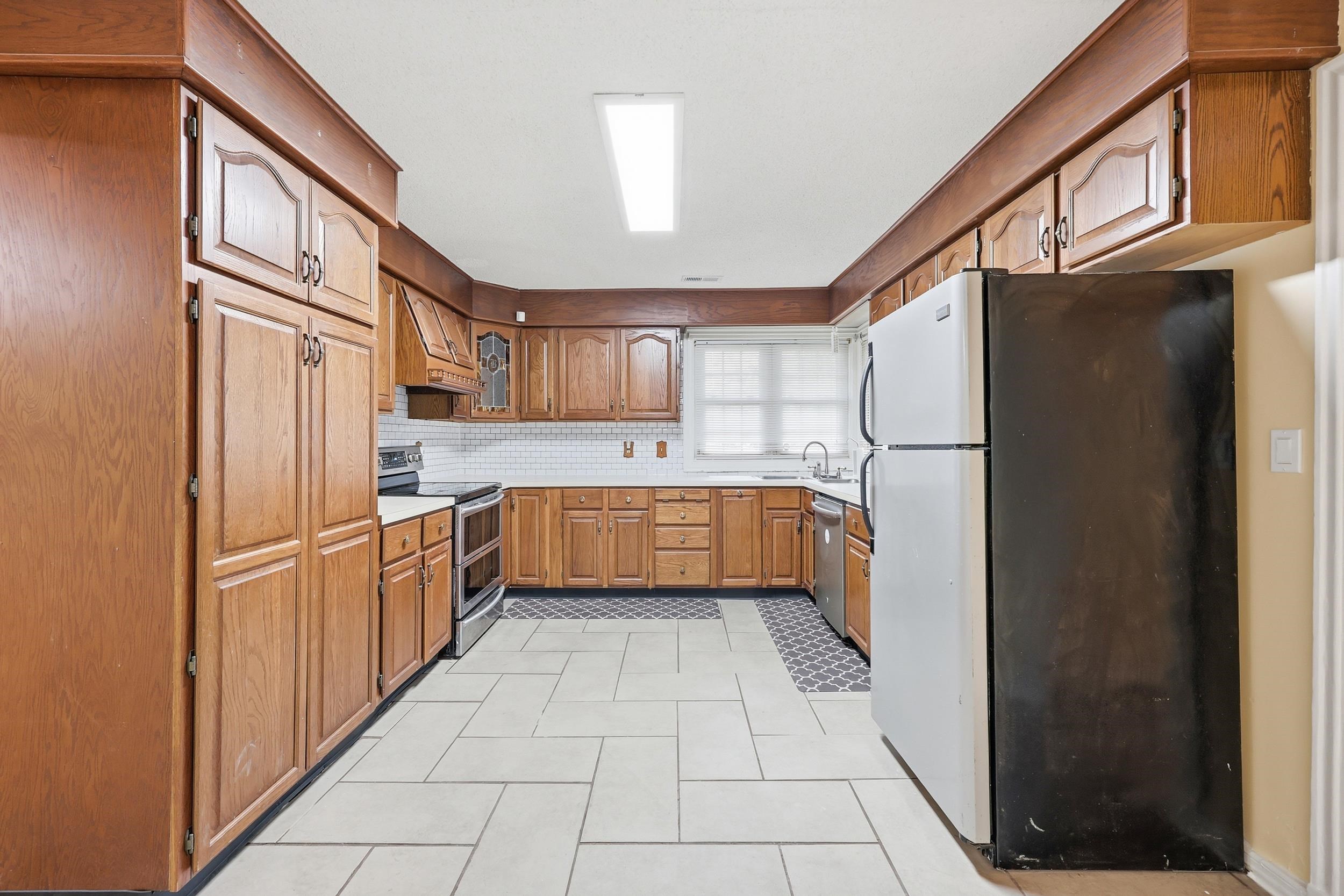 1515 Oak St.