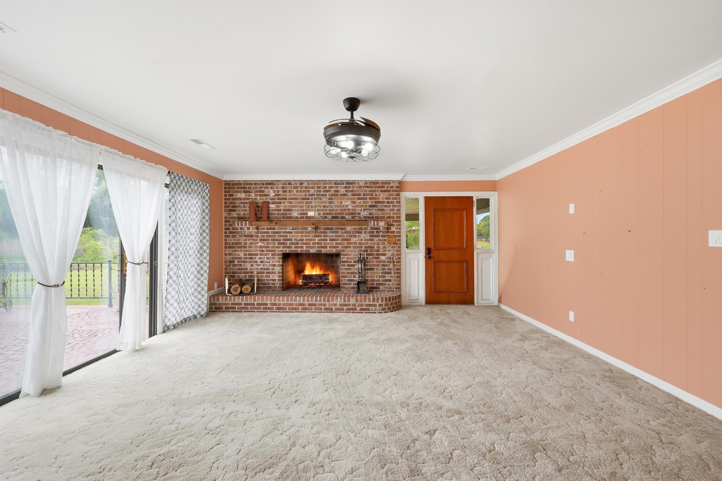 1515 Oak St.