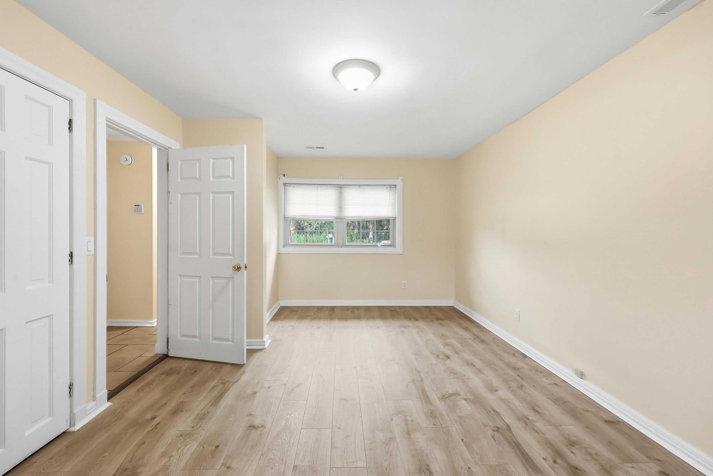 1515 Oak St.
